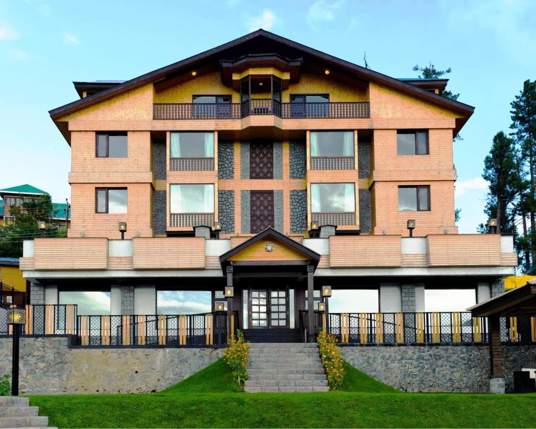 Facade/entrance in The Vintage Gulmarg