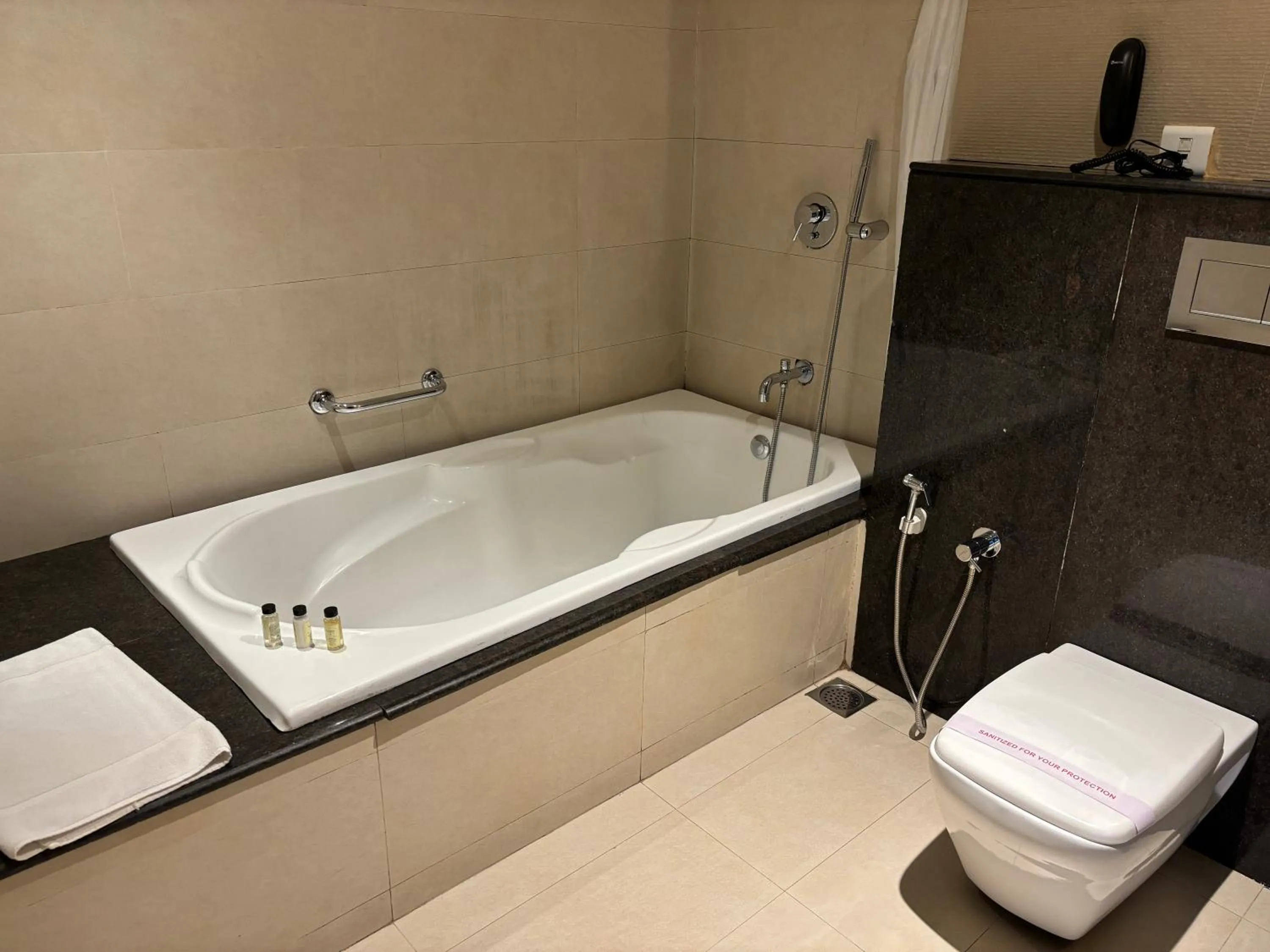 Bath in The Vintage Gulmarg