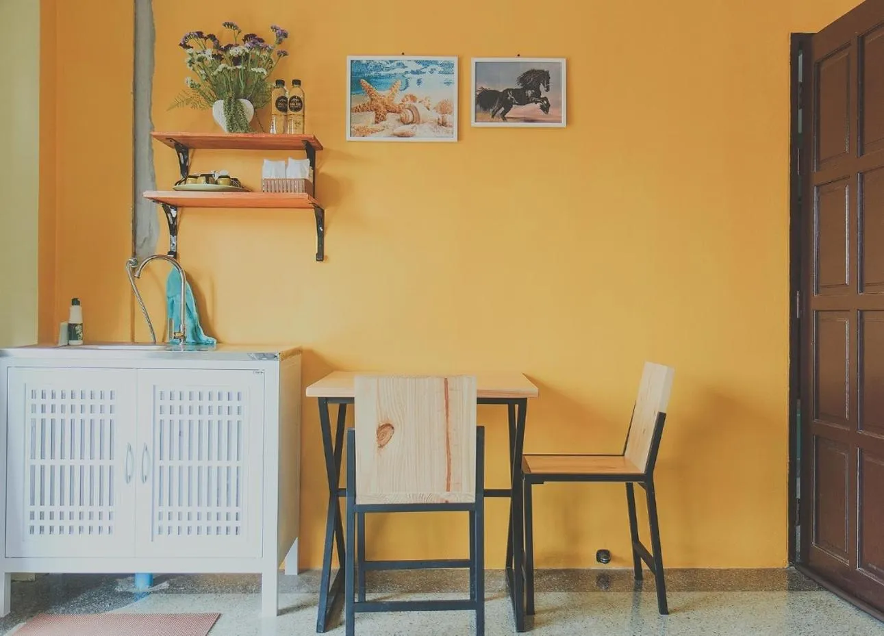 Dining area in Chill Vibe Hostel