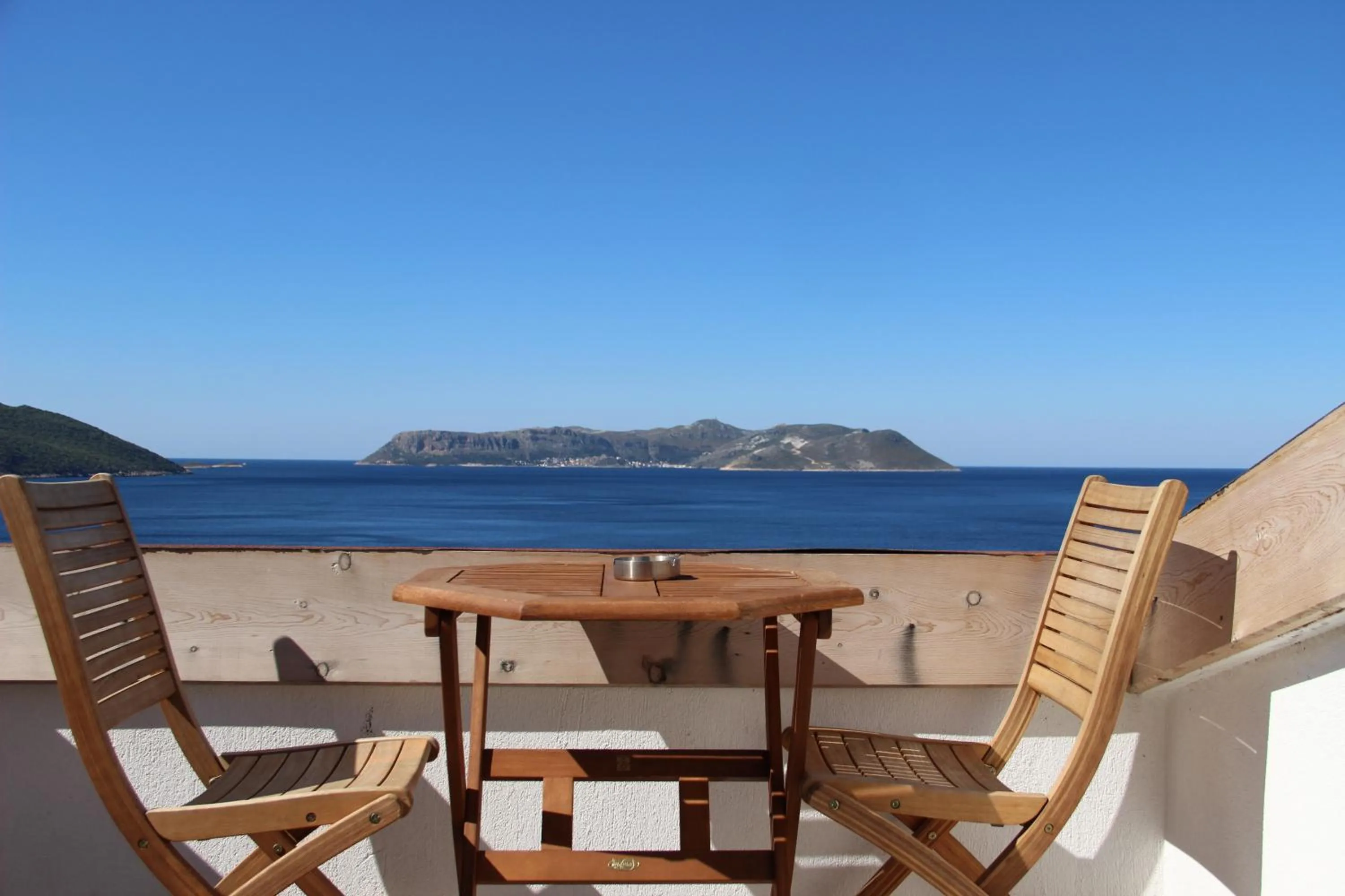 Beach in Lantana Aparts