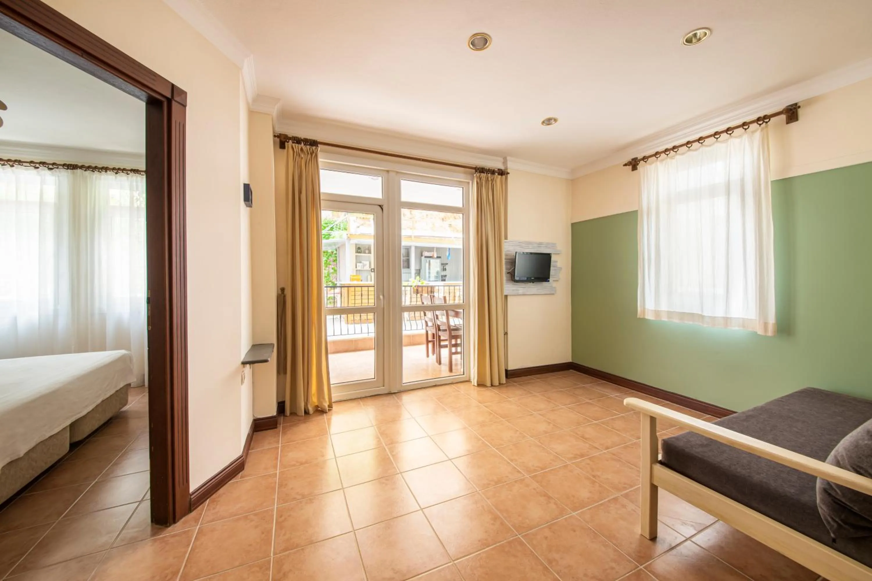 Bed in Lantana Aparts