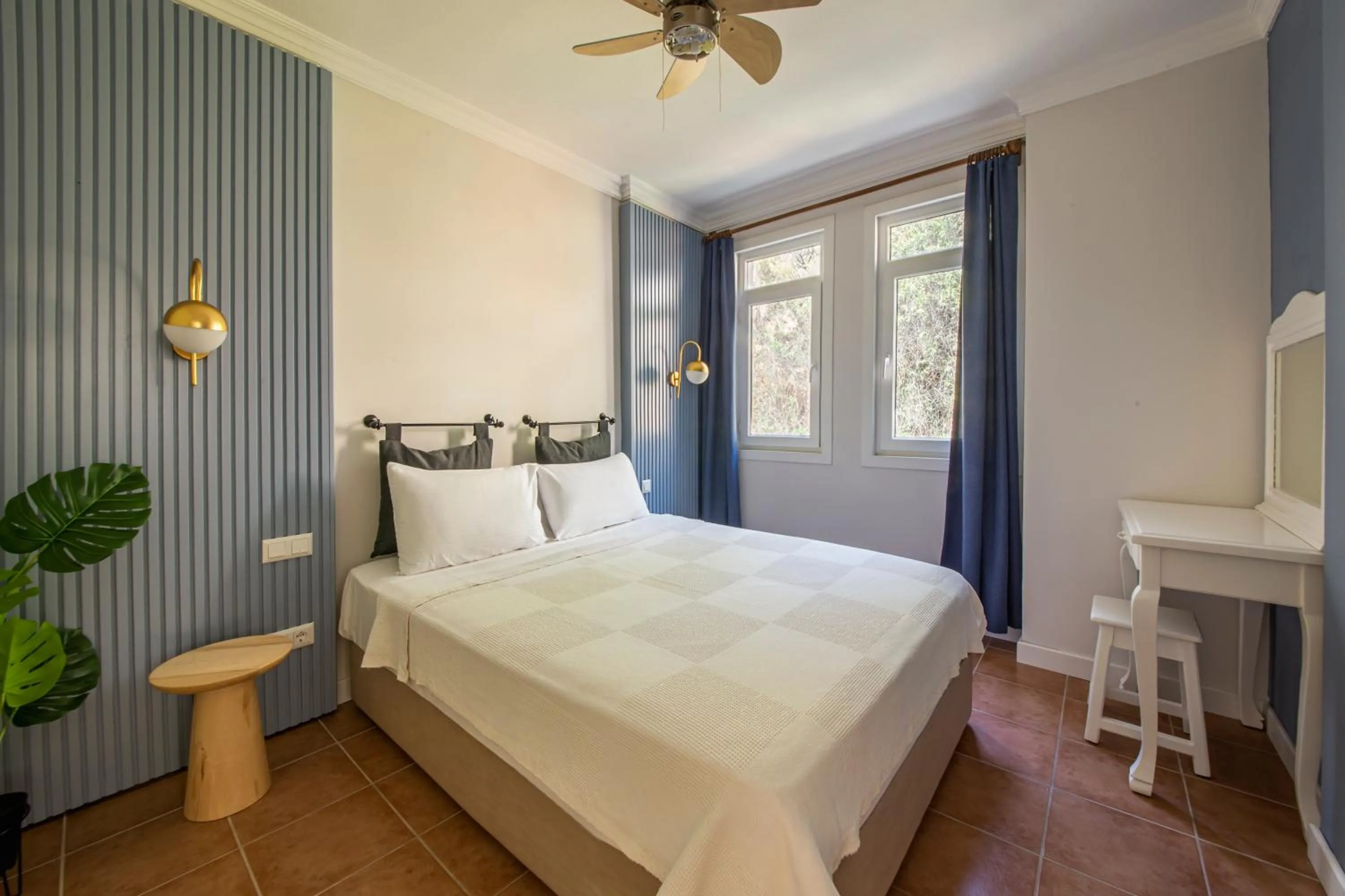 Photo of the whole room, Bed in Lantana Aparts