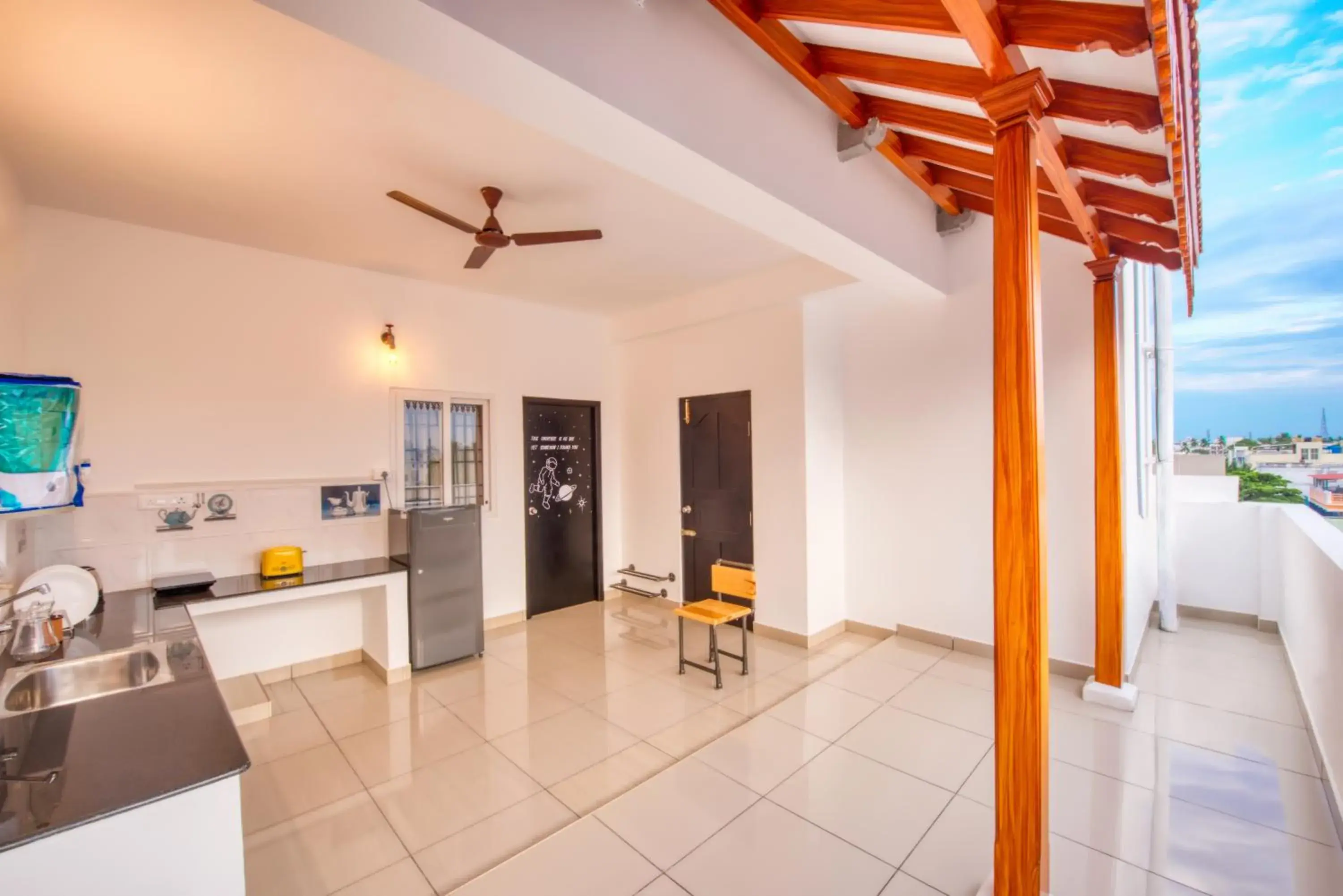 La Maison Charu La Maison Charu