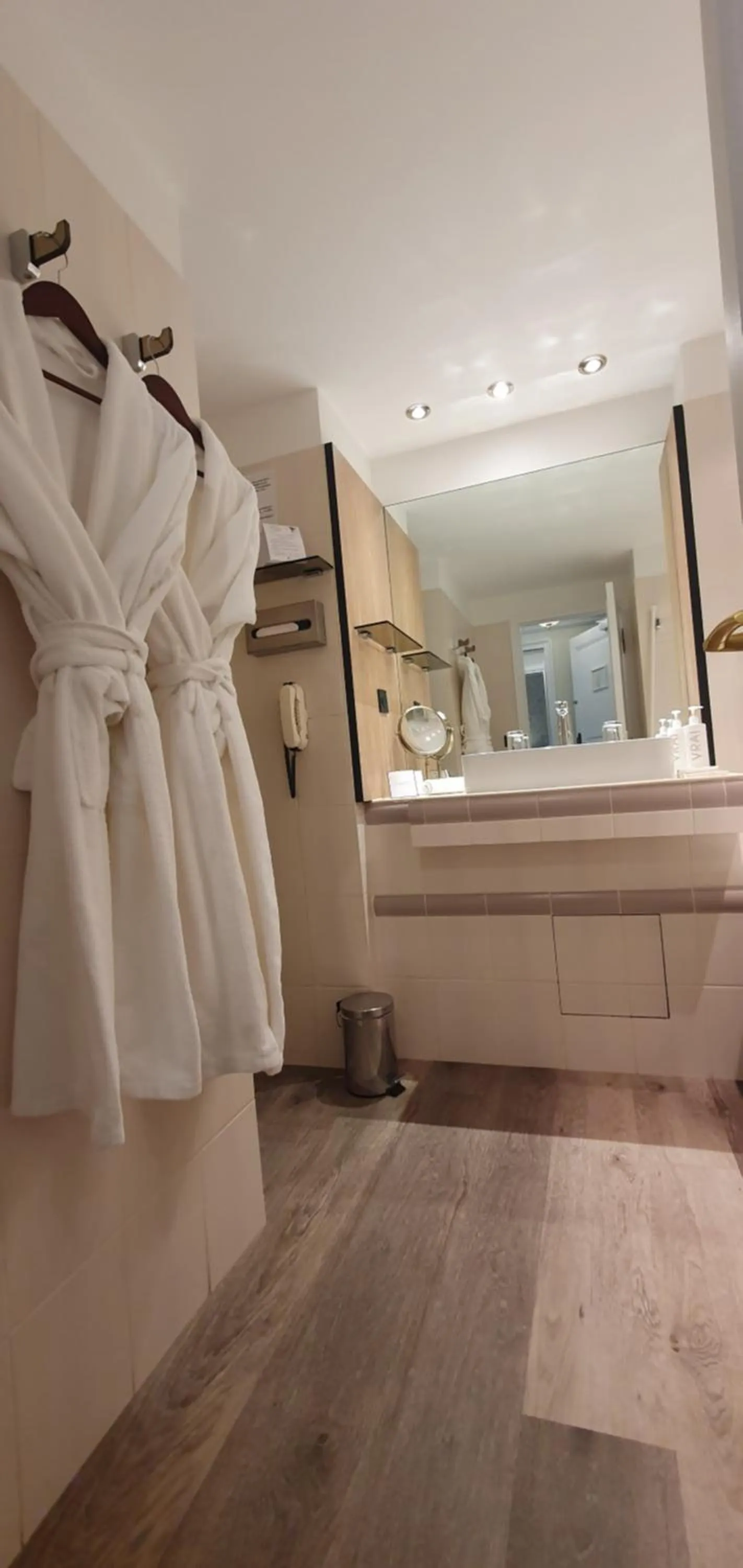 Bathroom in Demeures & Châteaux - Hôtel Greuze & Spa Tournus