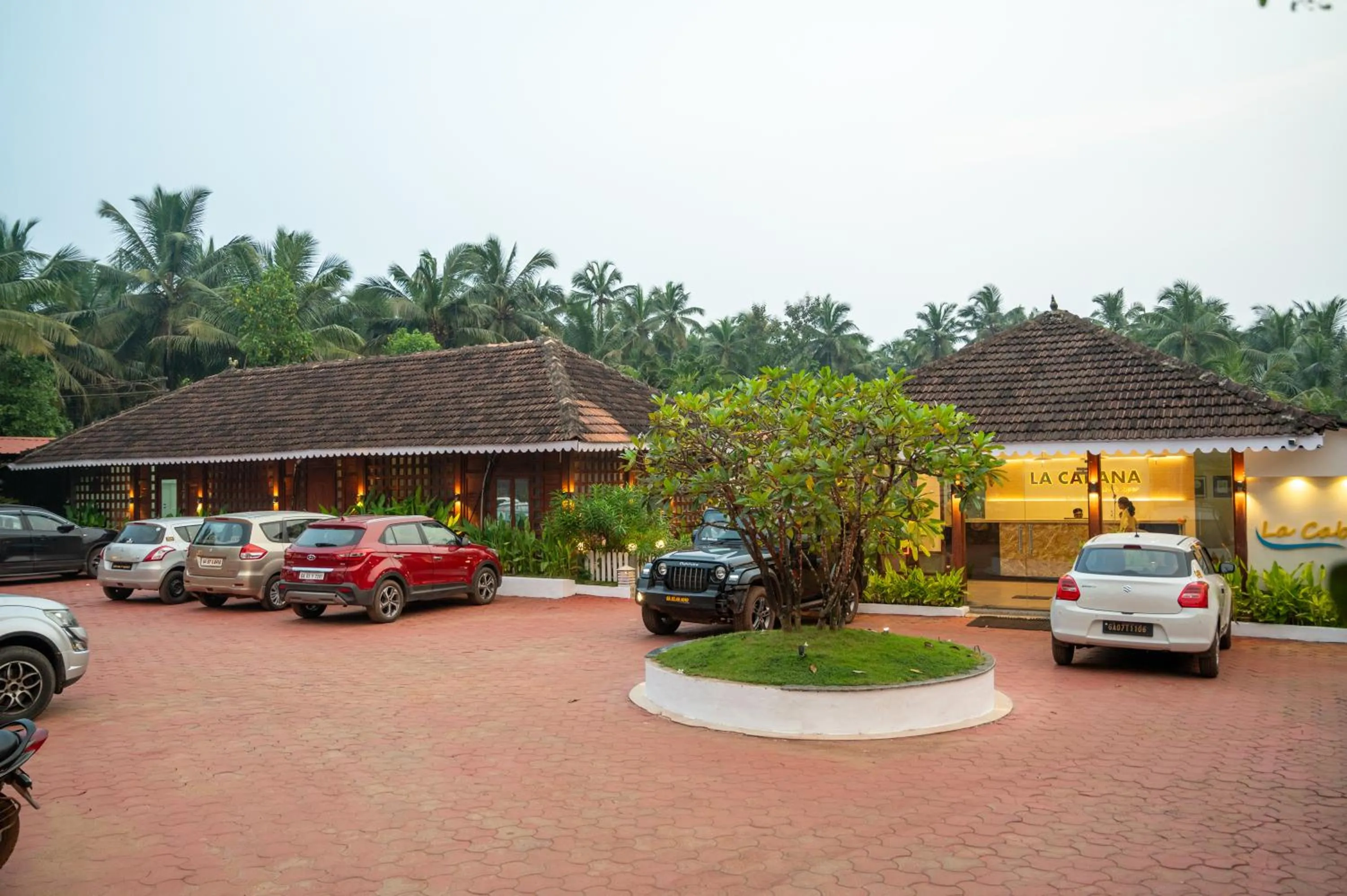 Parking in La Cabana Beach & Spa, By Ashvem Beach