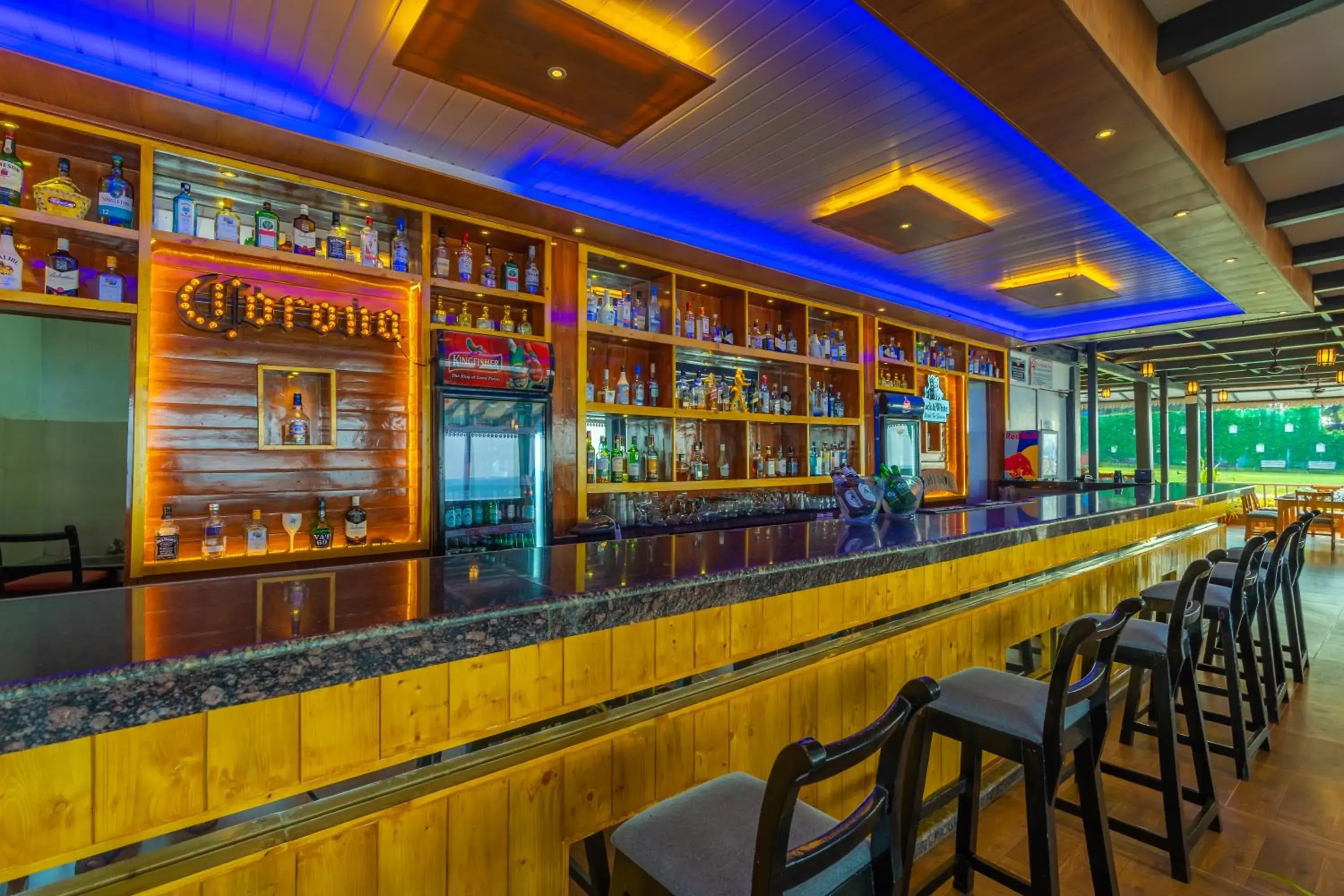 Lounge or bar in La Cabana Beach & Spa, By Ashvem Beach Lounge or bar in La Cabana Beach & Spa, By Ashvem Beach