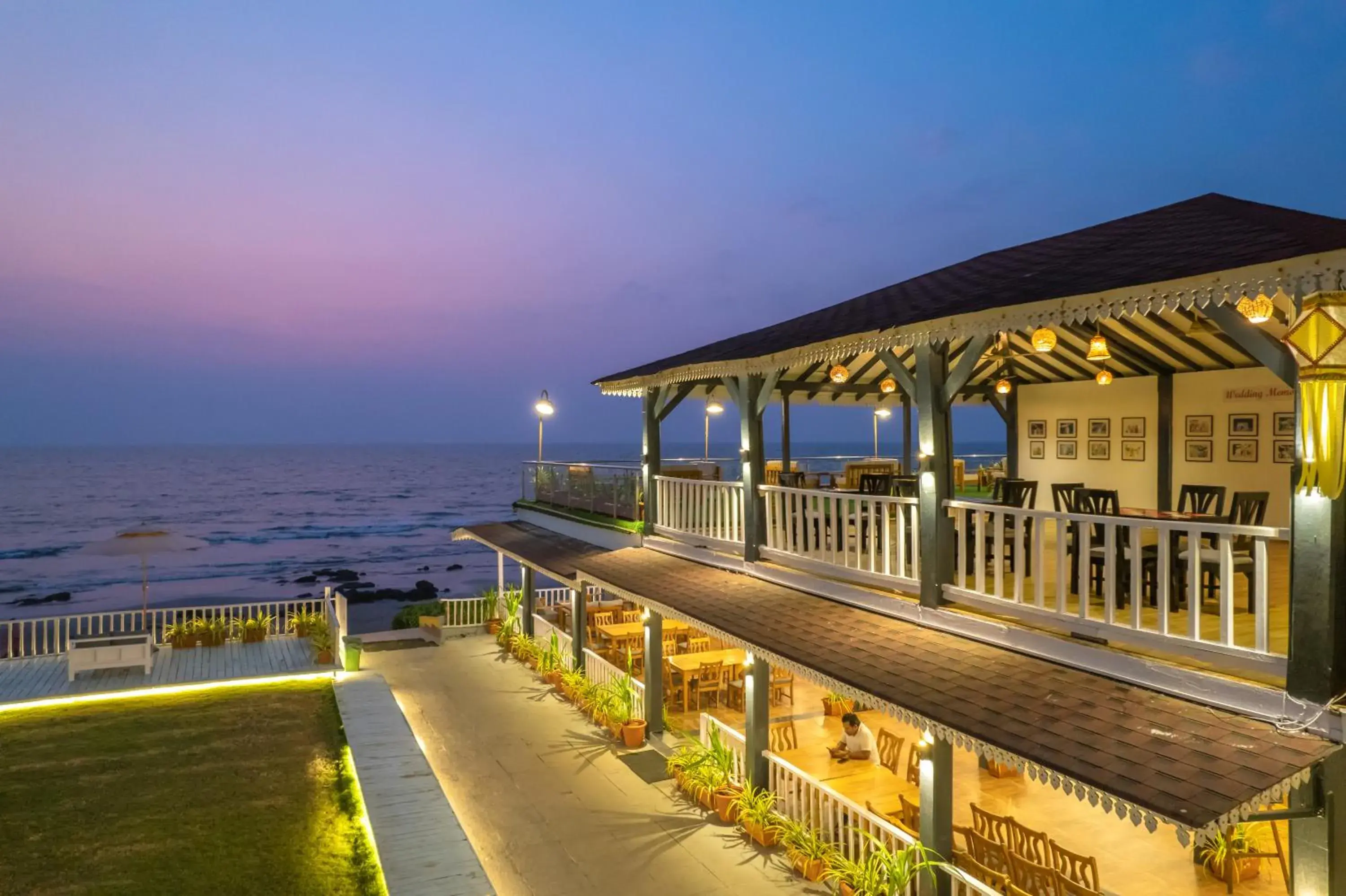 Restaurant/places to eat in La Cabana Beach & Spa, By Ashvem Beach Restaurant/places to eat in La Cabana Beach & Spa, By Ashvem Beach