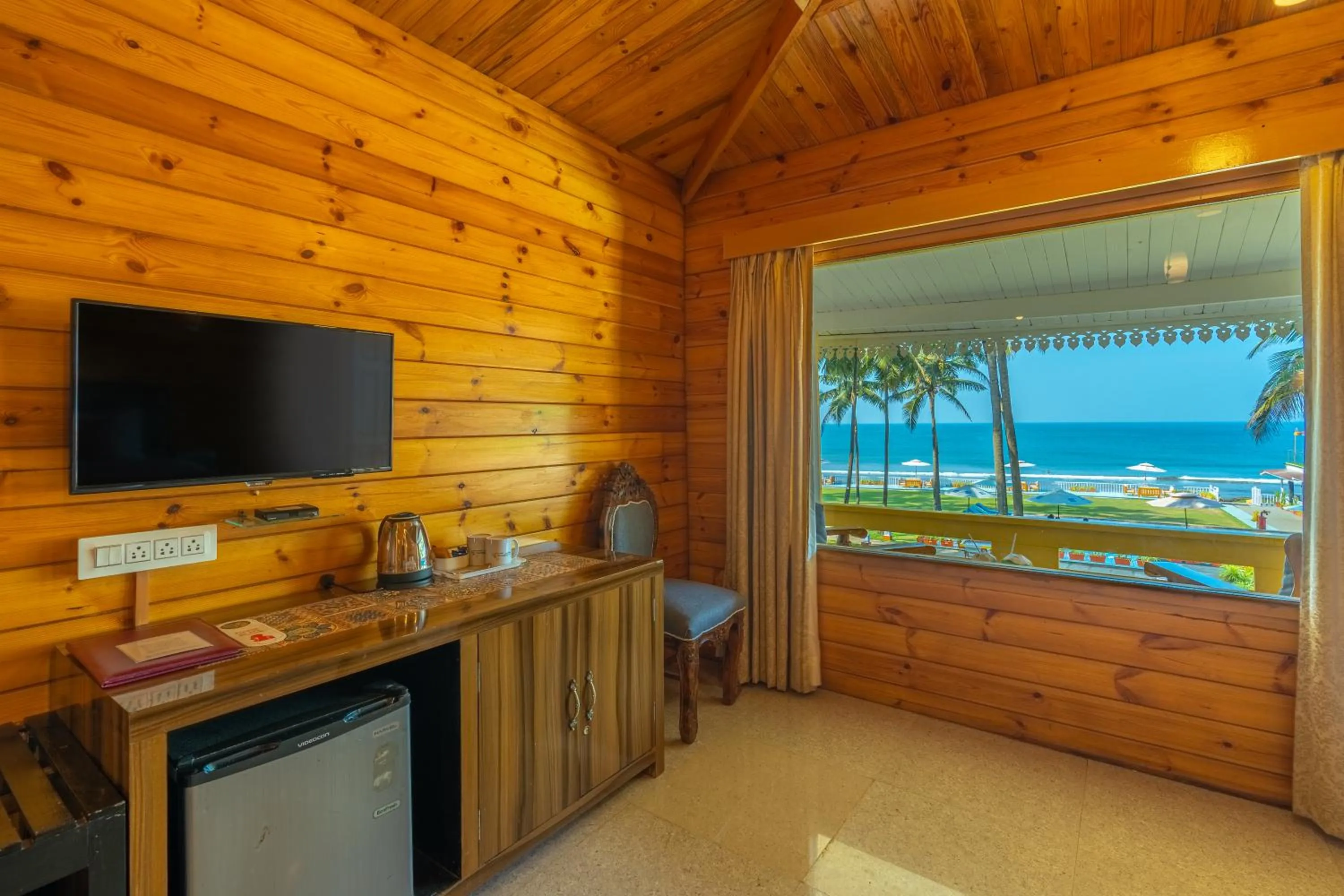 Sea view in La Cabana Beach & Spa, By Ashvem Beach