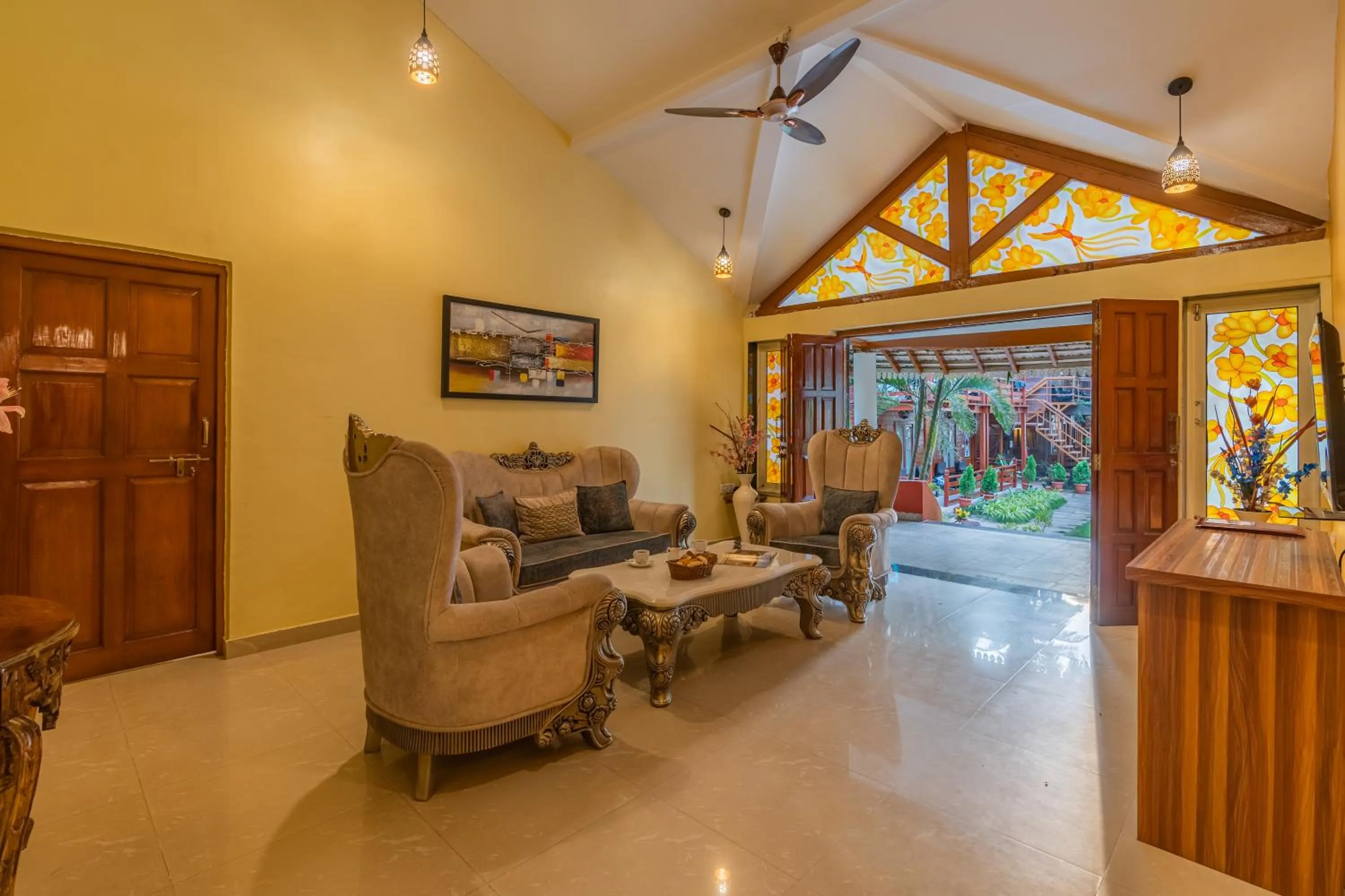 Living room in La Cabana Beach & Spa, By Ashvem Beach