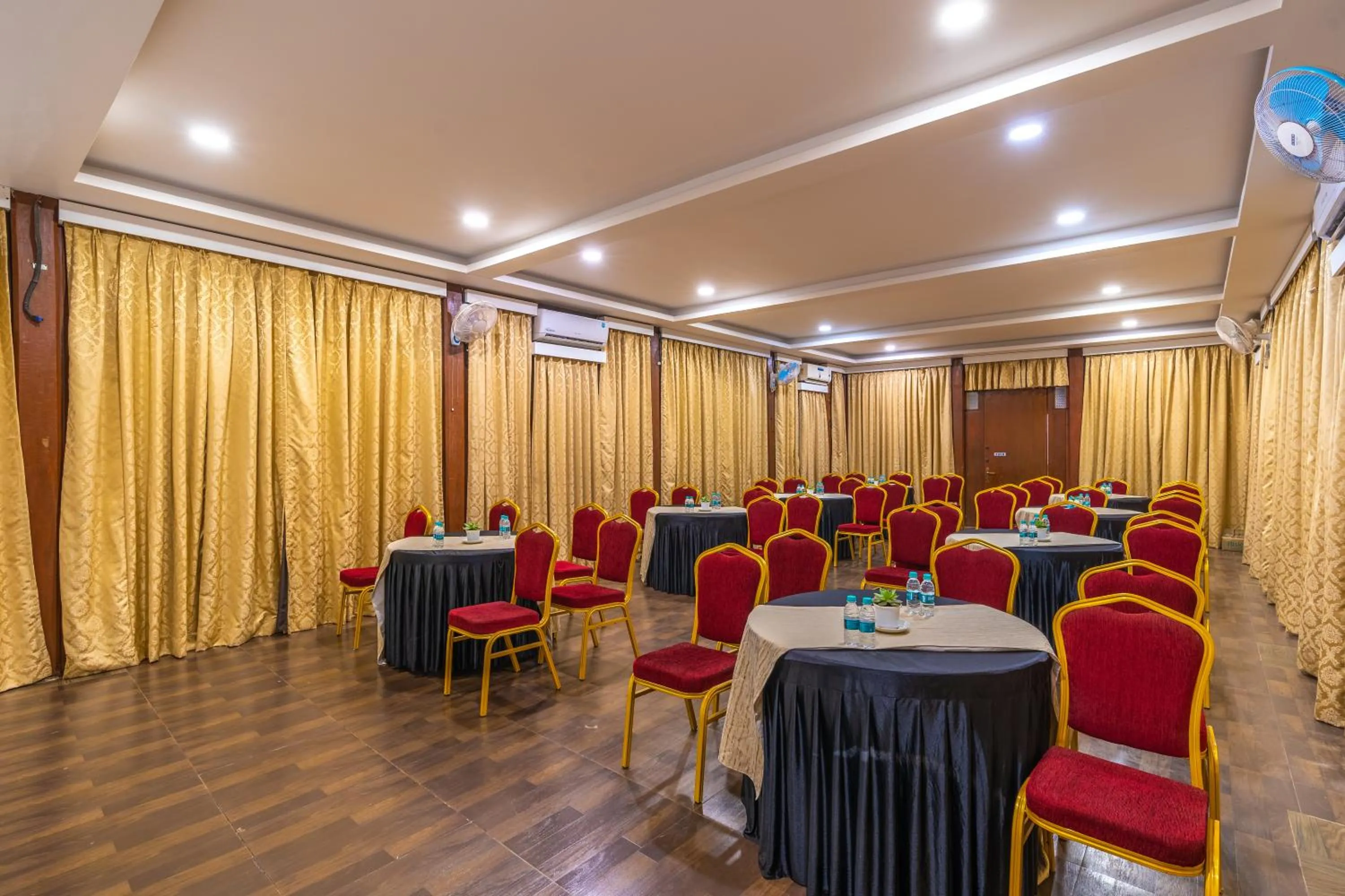 Meeting/conference room in La Cabana Beach & Spa, By Ashvem Beach