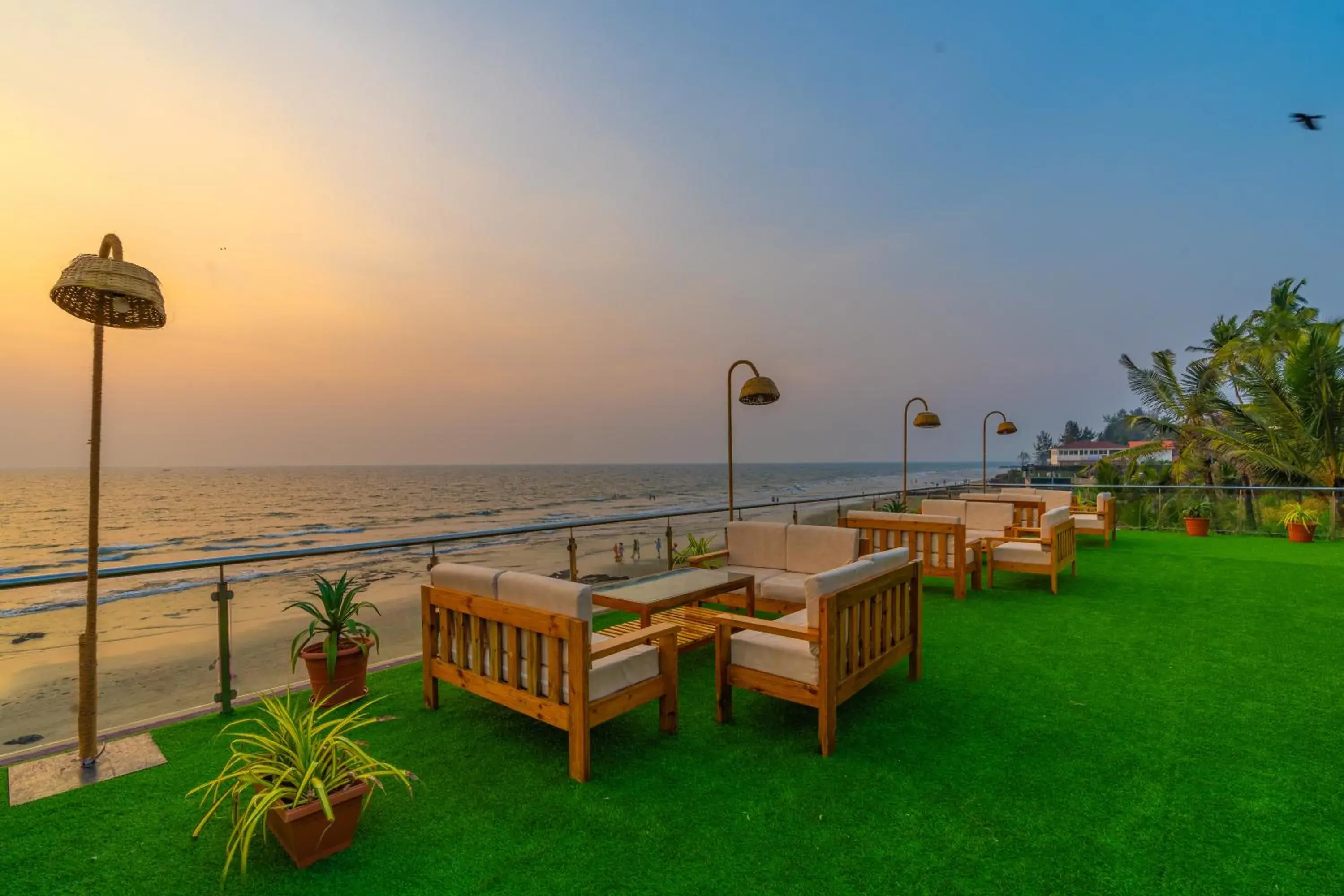 Lounge or bar in La Cabana Beach & Spa, By Ashvem Beach Lounge or bar in La Cabana Beach & Spa, By Ashvem Beach