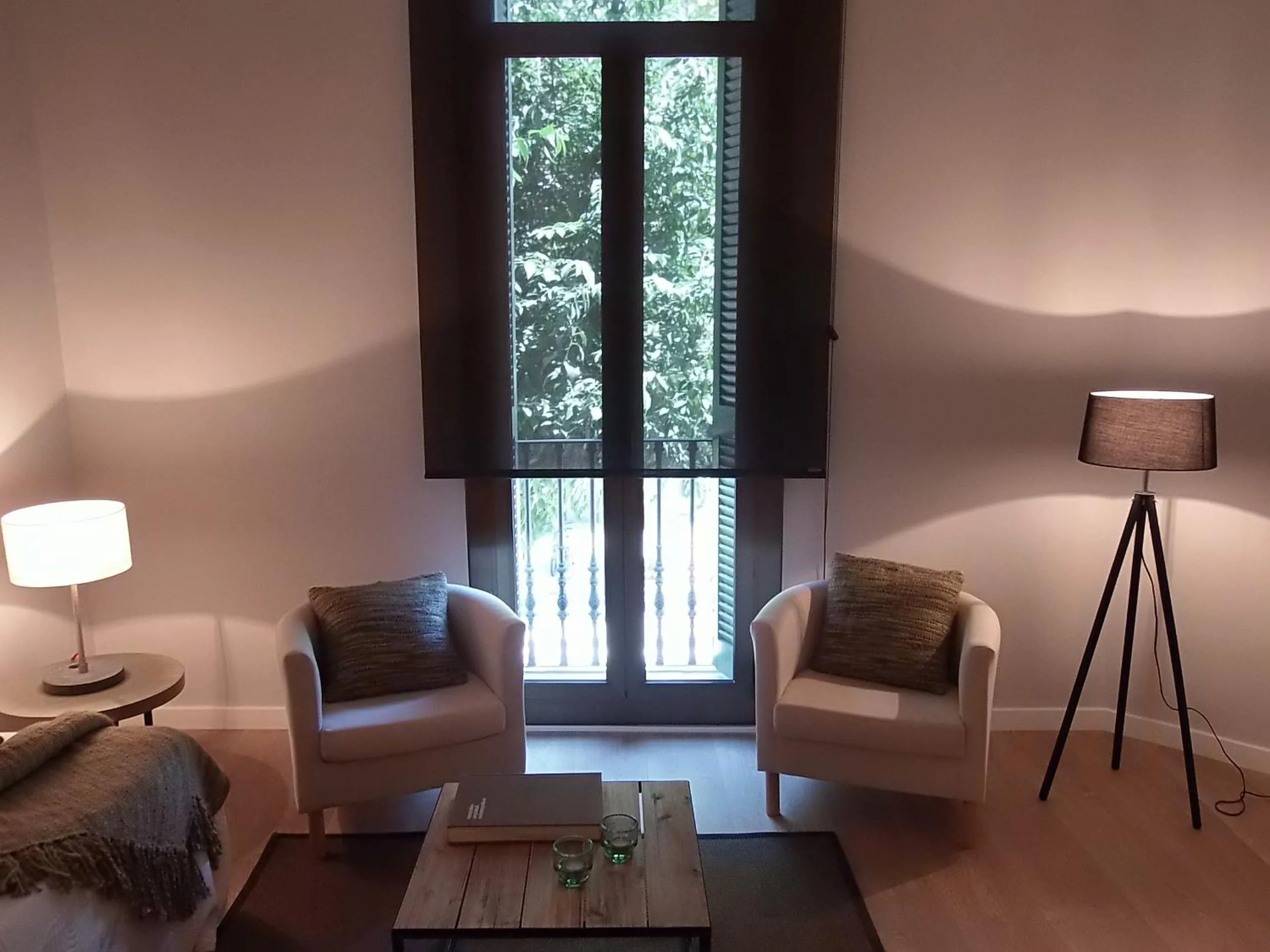 Seating area in 555 Apartments BCN