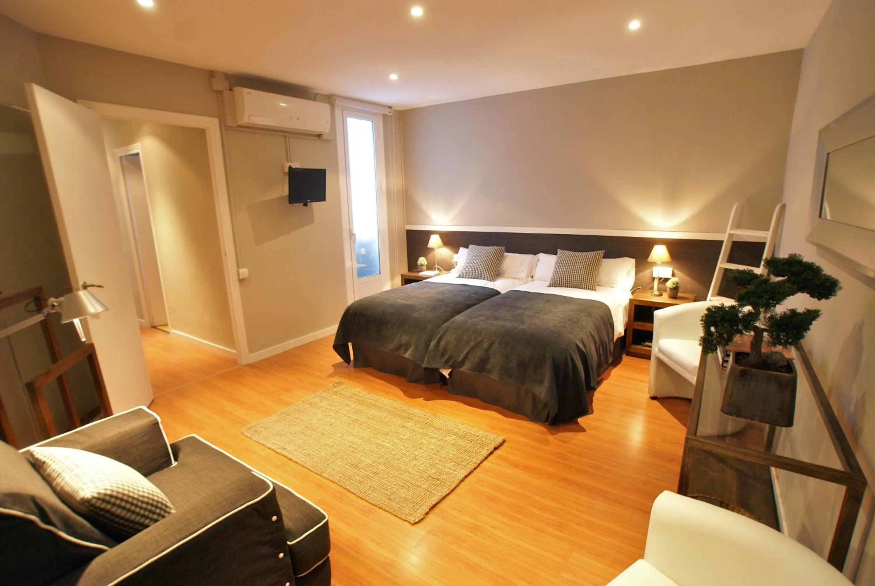 Photo of the whole room, Bed in 555 Apartments BCN
