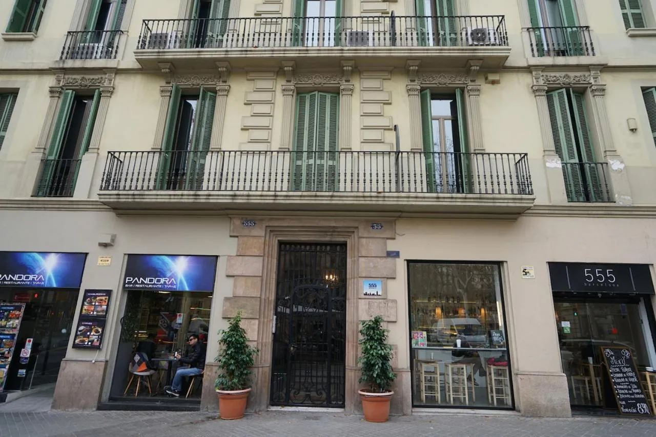 Facade/entrance in 555 Apartments BCN