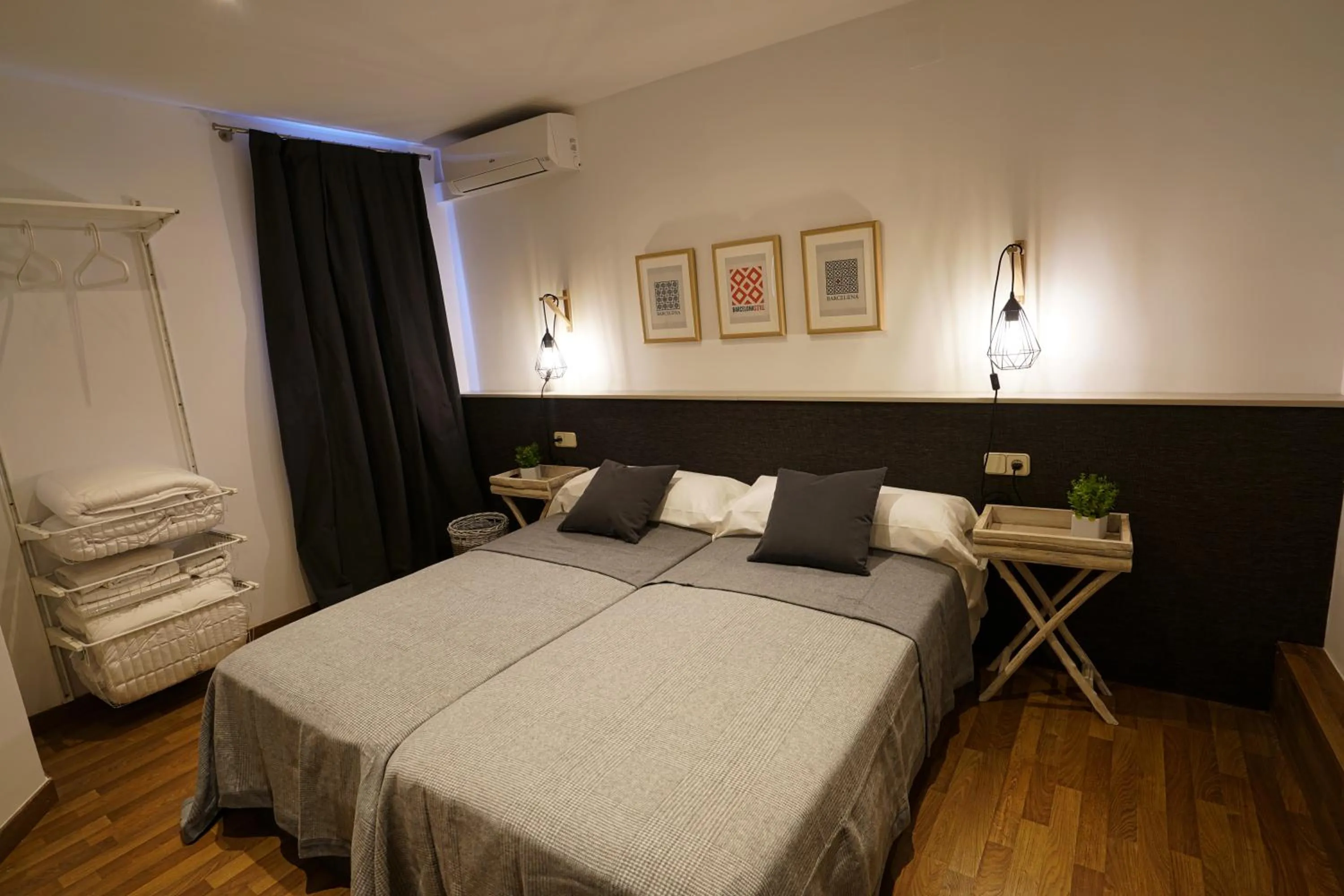 Photo of the whole room, Bed in 555 Apartments BCN