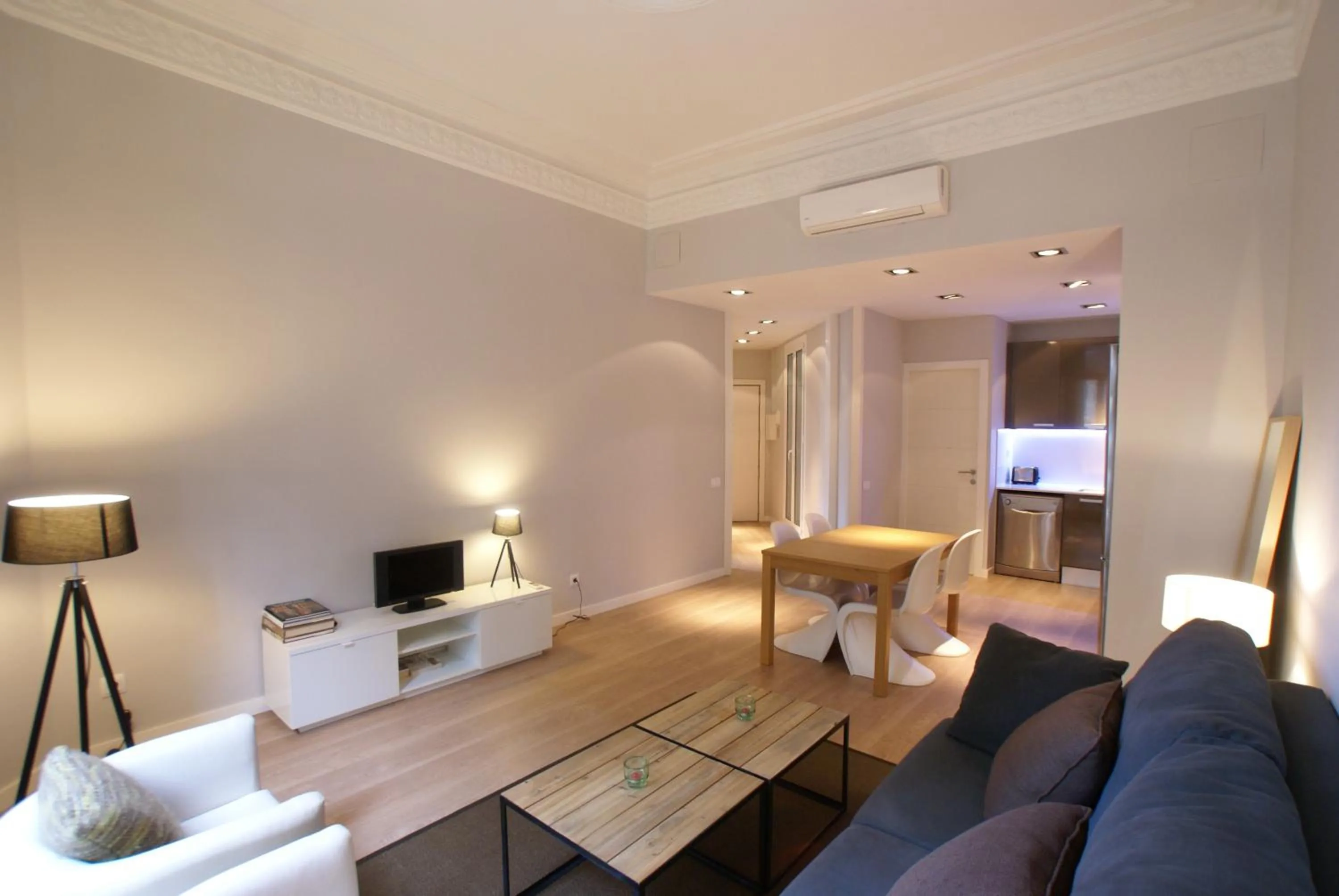 Living room in 555 Apartments BCN