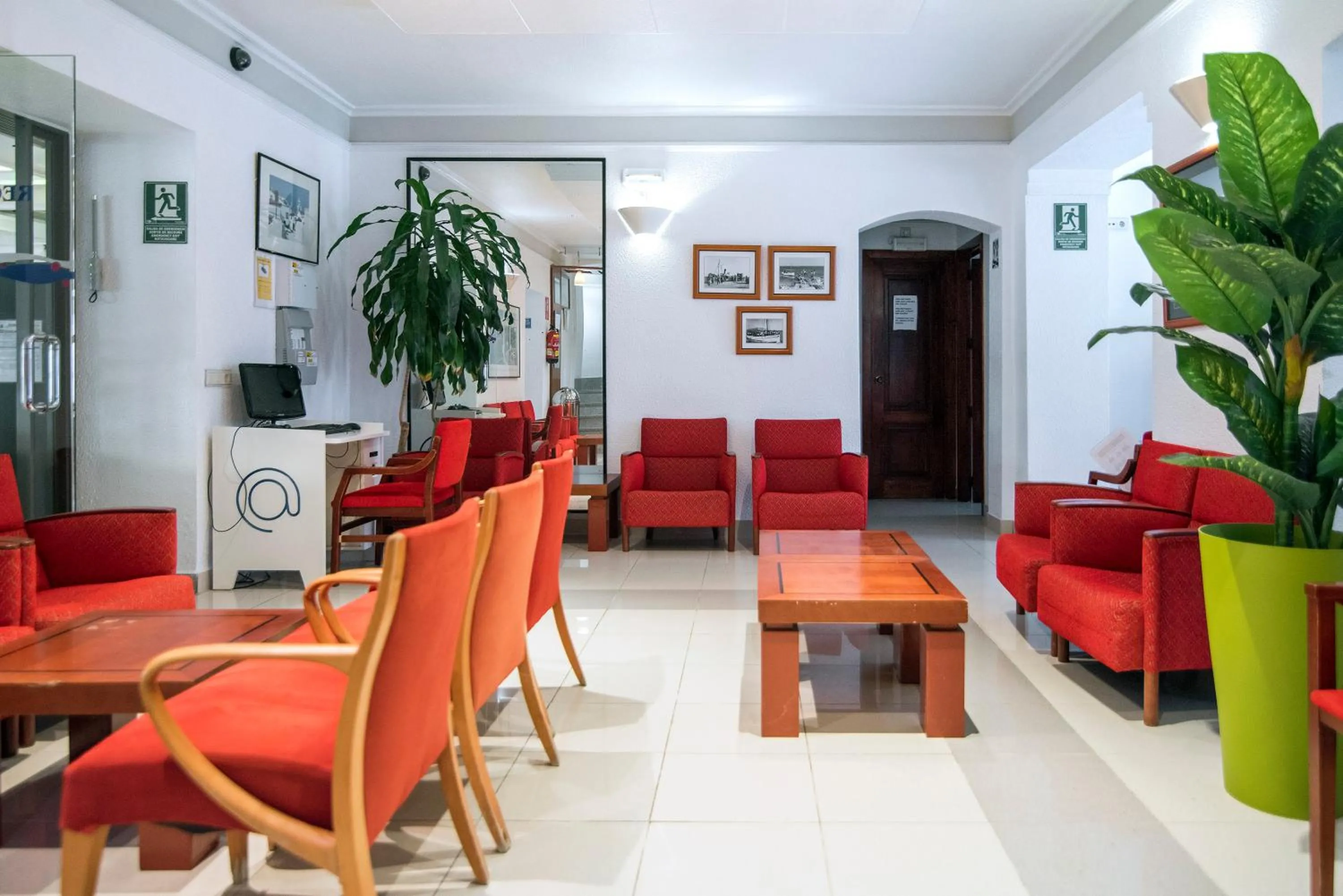 Lobby or reception in Hostal Bellavista Formentera