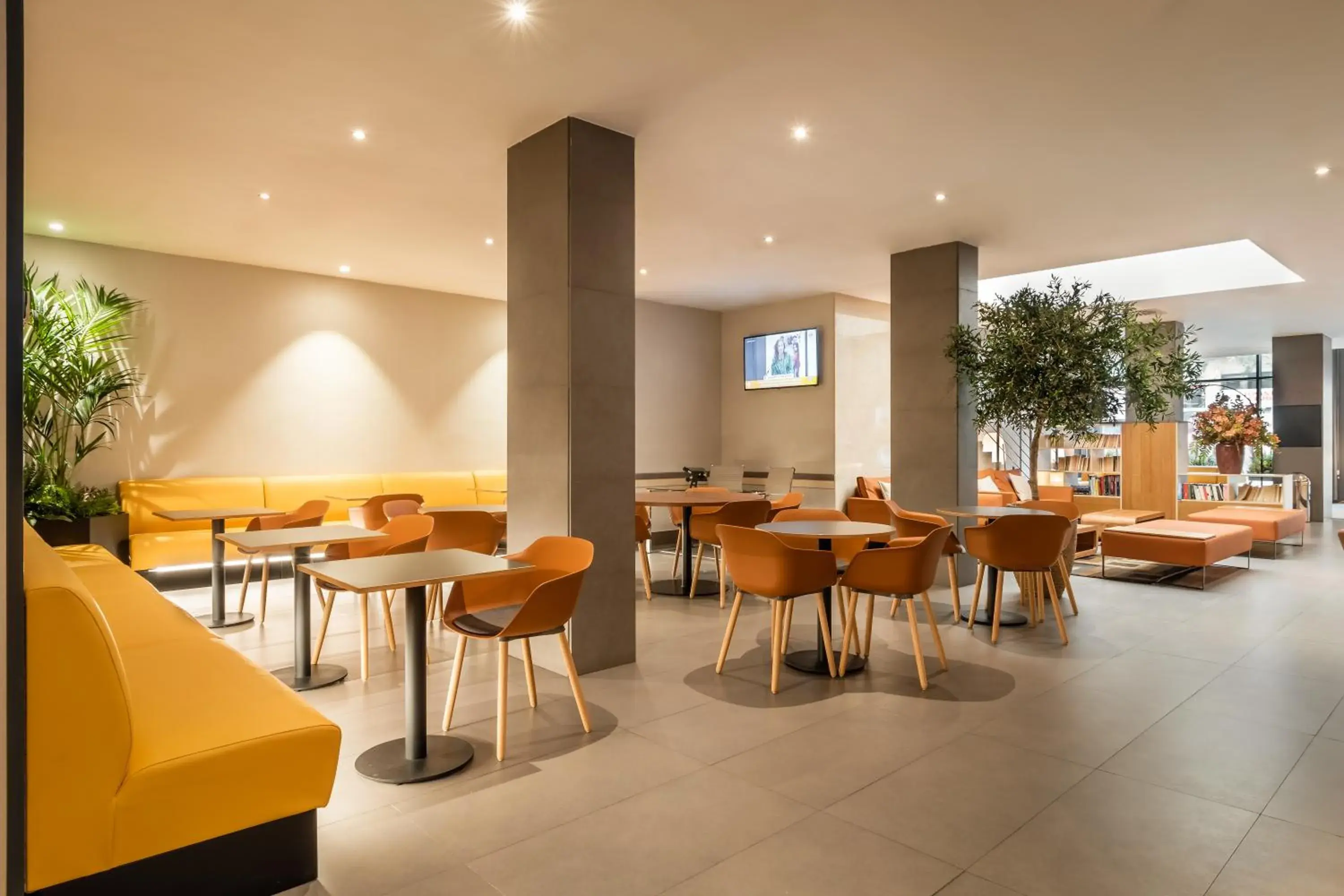 Lobby or reception in Petit Palace Trencadís Lobby or reception in Petit Palace Trencadís