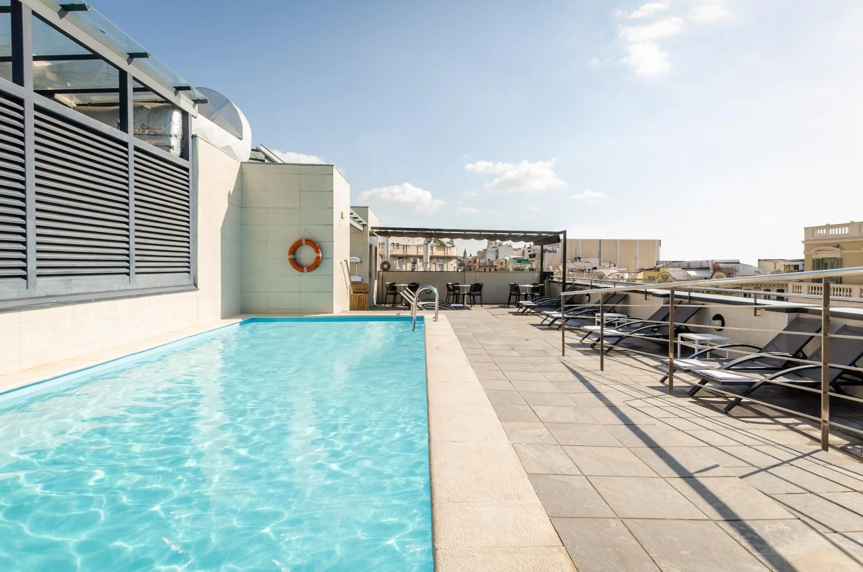 Swimming pool in Sunotel Club Central