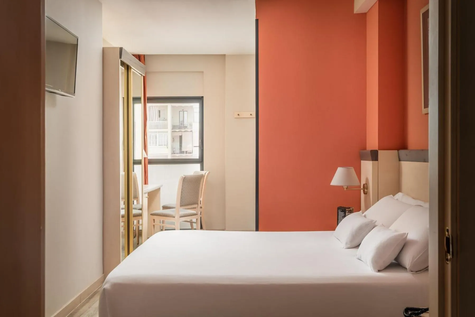 Bed in Sunotel Club Central