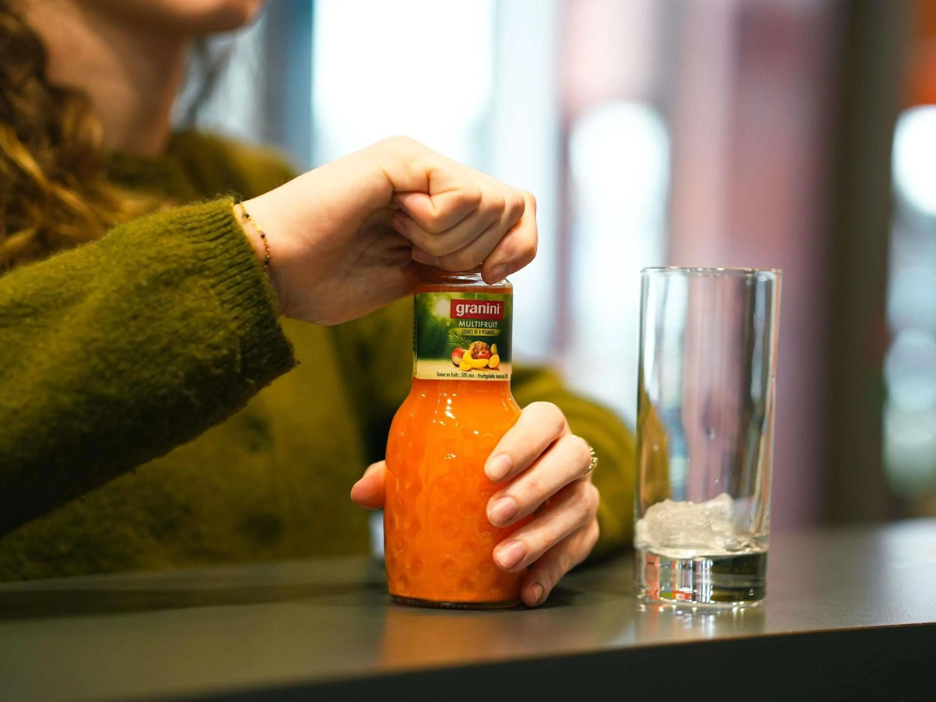 Lounge or bar in ibis Styles Caen centre gare