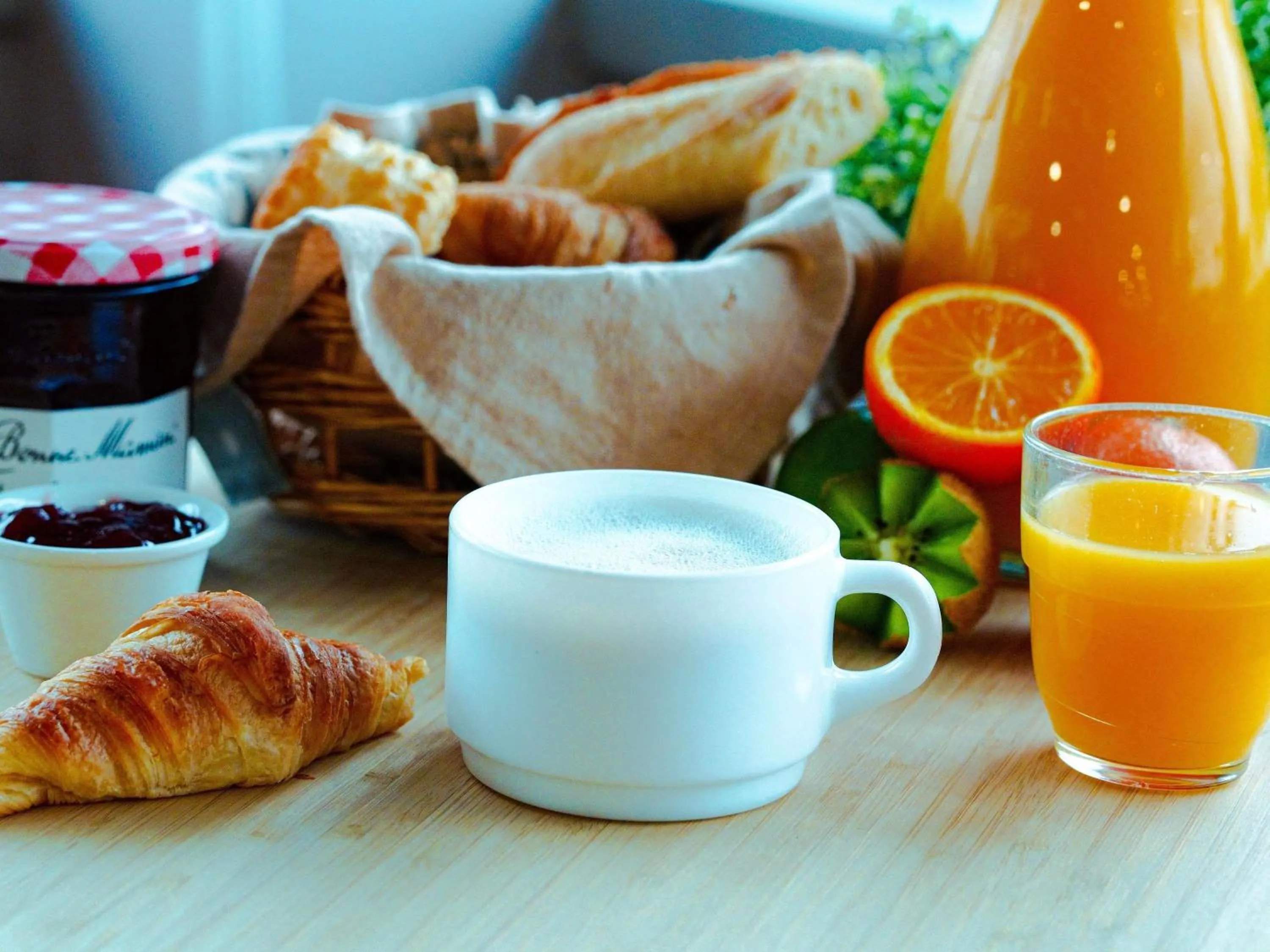 Breakfast in ibis Styles Caen centre gare