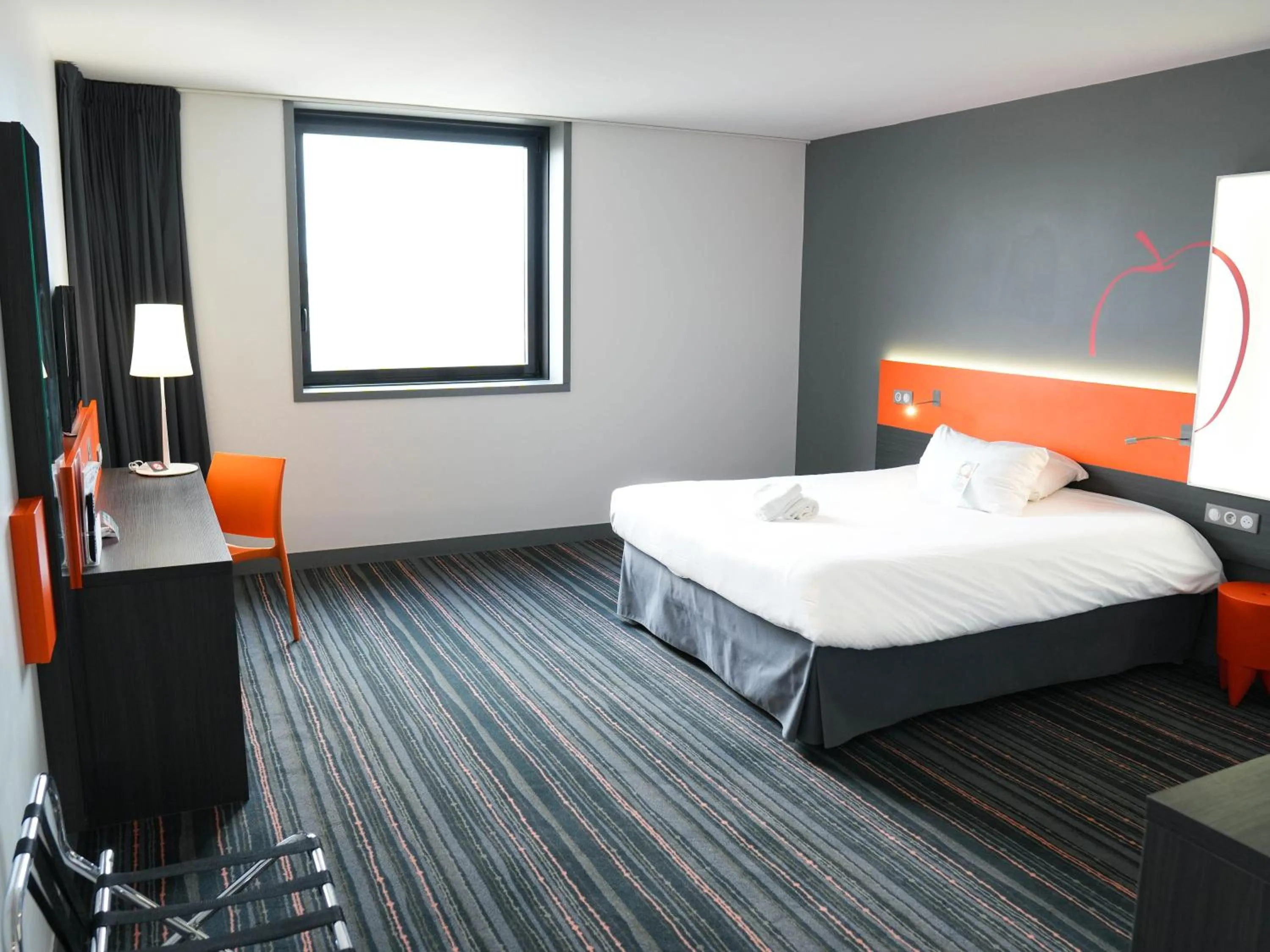 Bedroom, Bed in ibis Styles Caen centre gare
