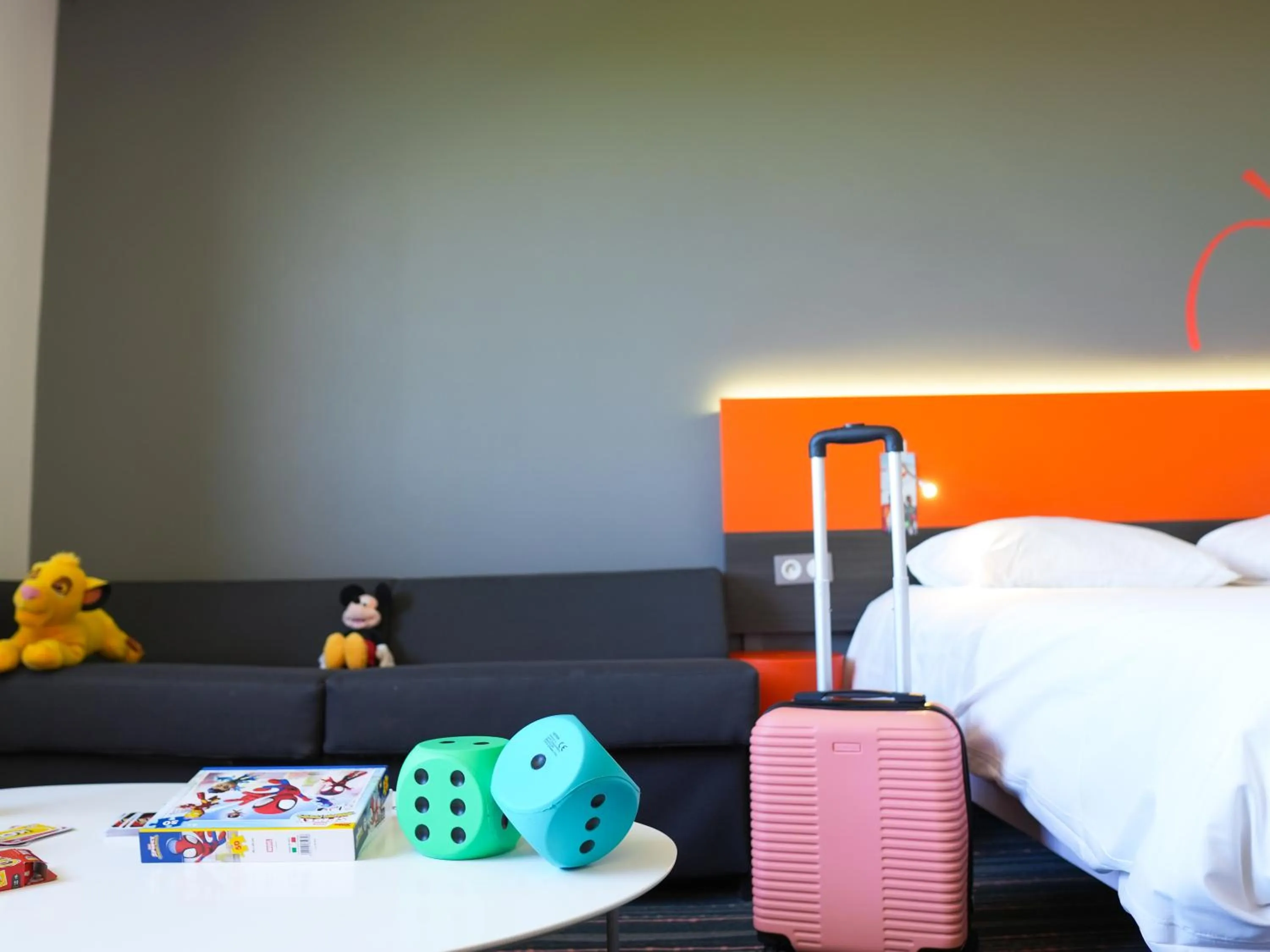 Bedroom, Bed in ibis Styles Caen centre gare
