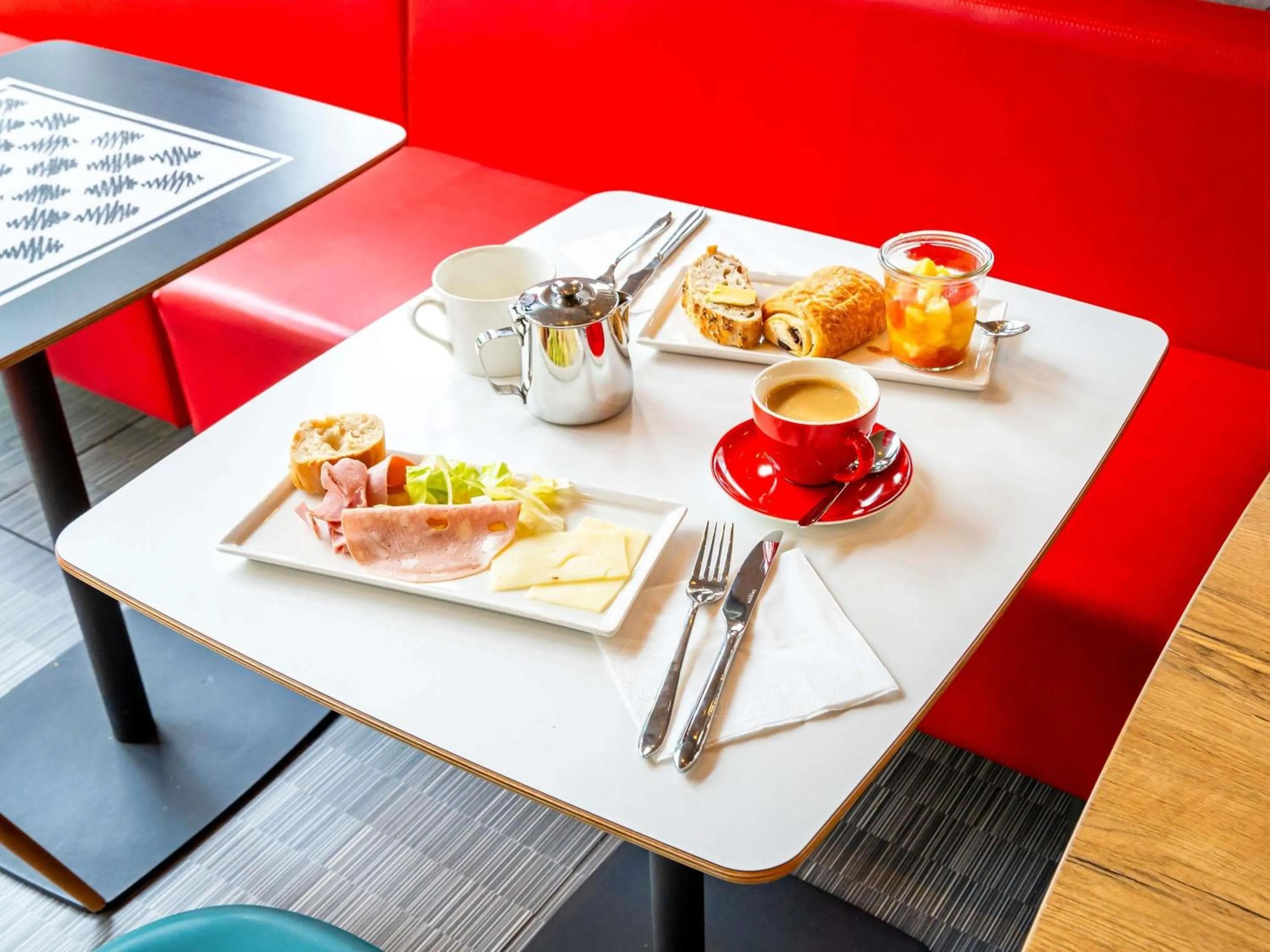 Breakfast in ibis Bayonne Centre