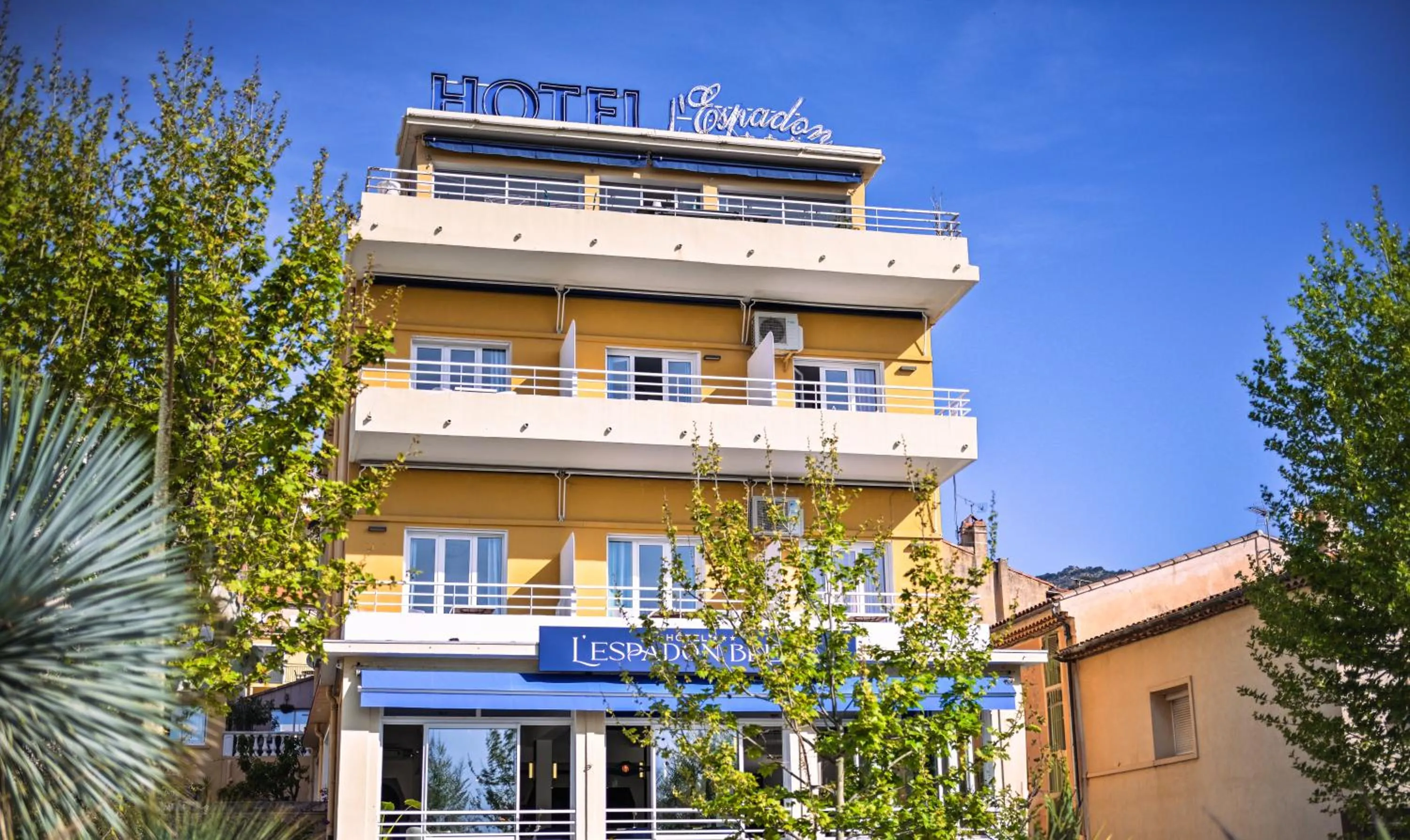 Property building in Hotel Espadon bleu