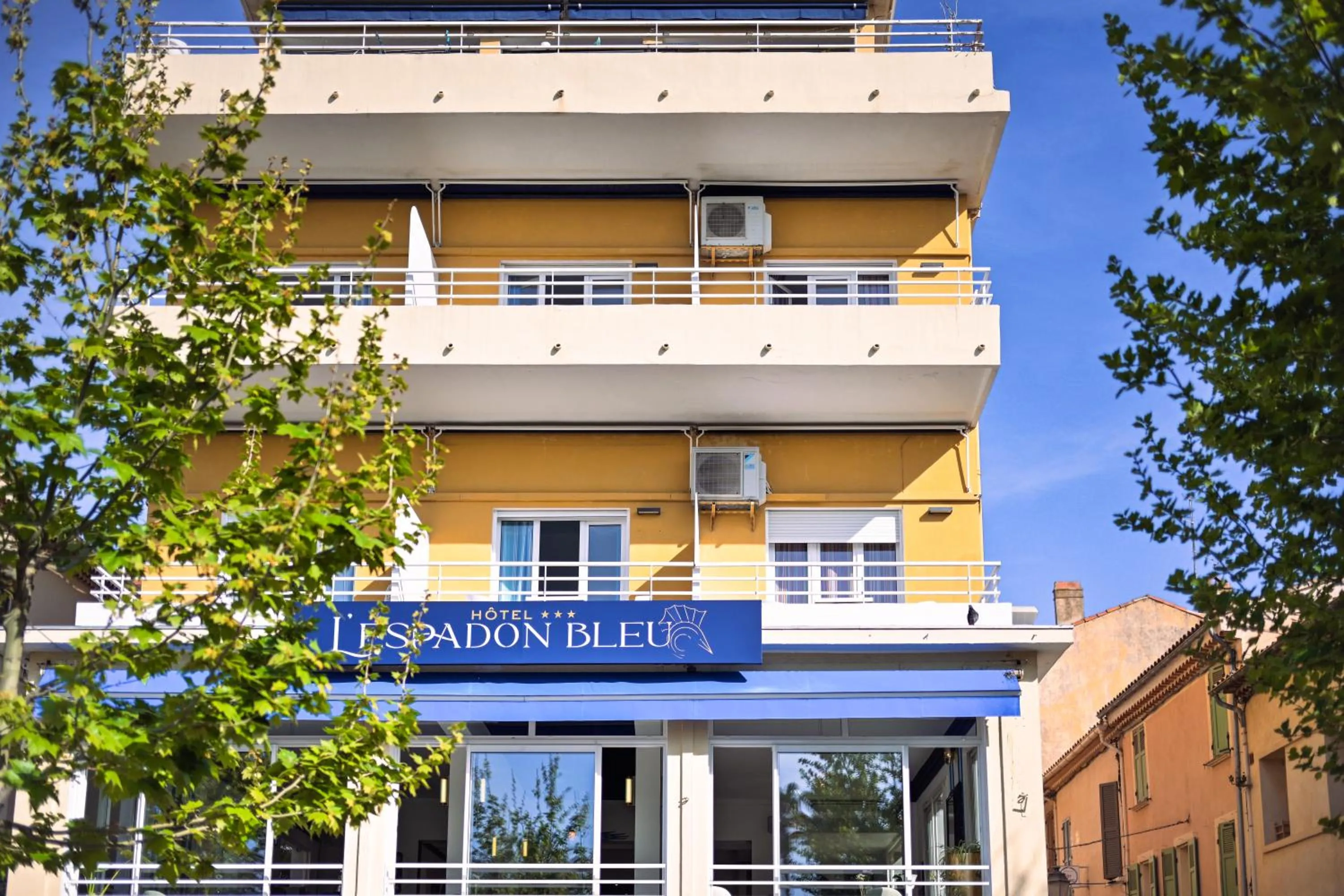 Property building in Hotel Espadon bleu