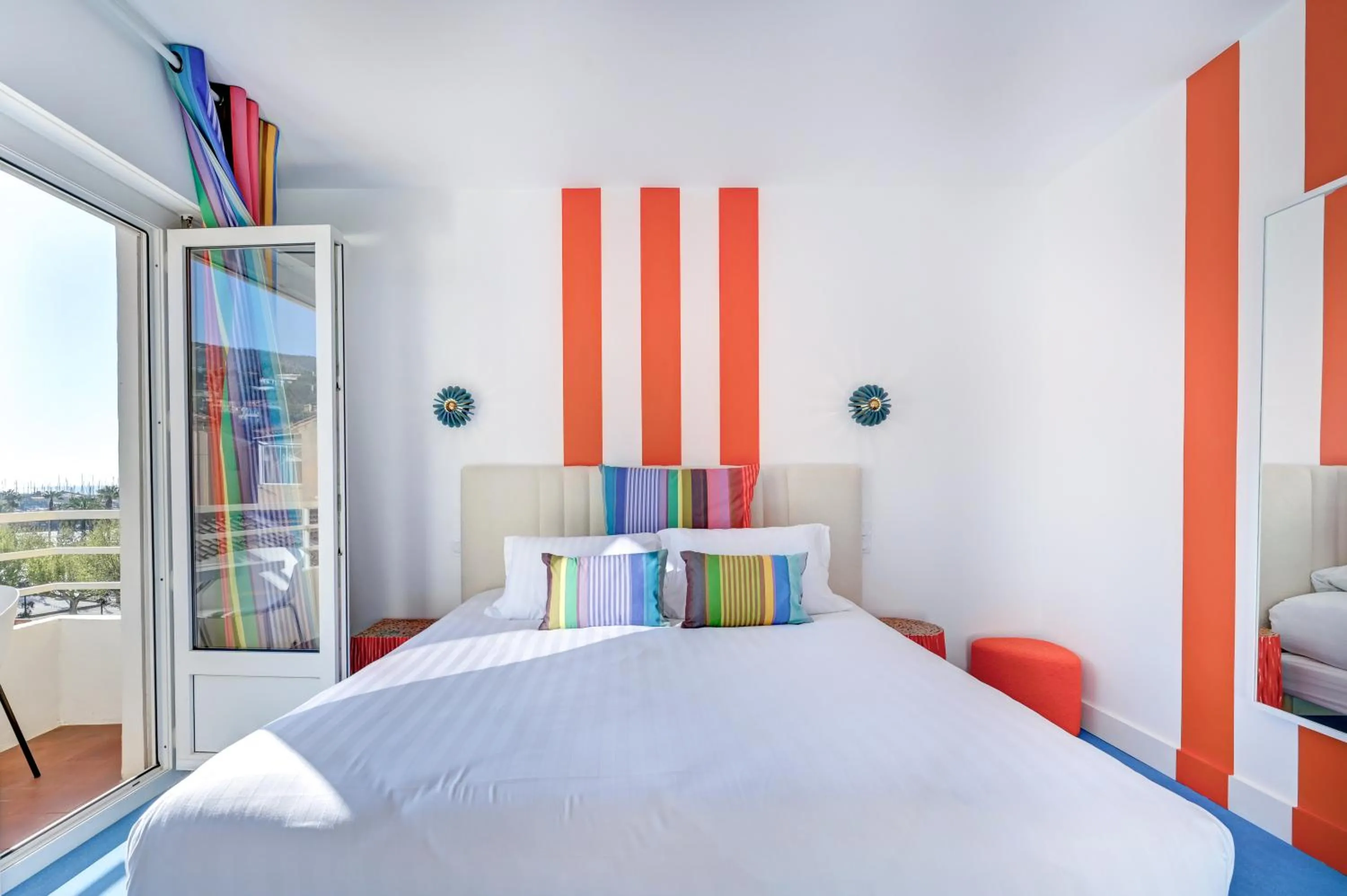 Bed in Hotel Espadon bleu