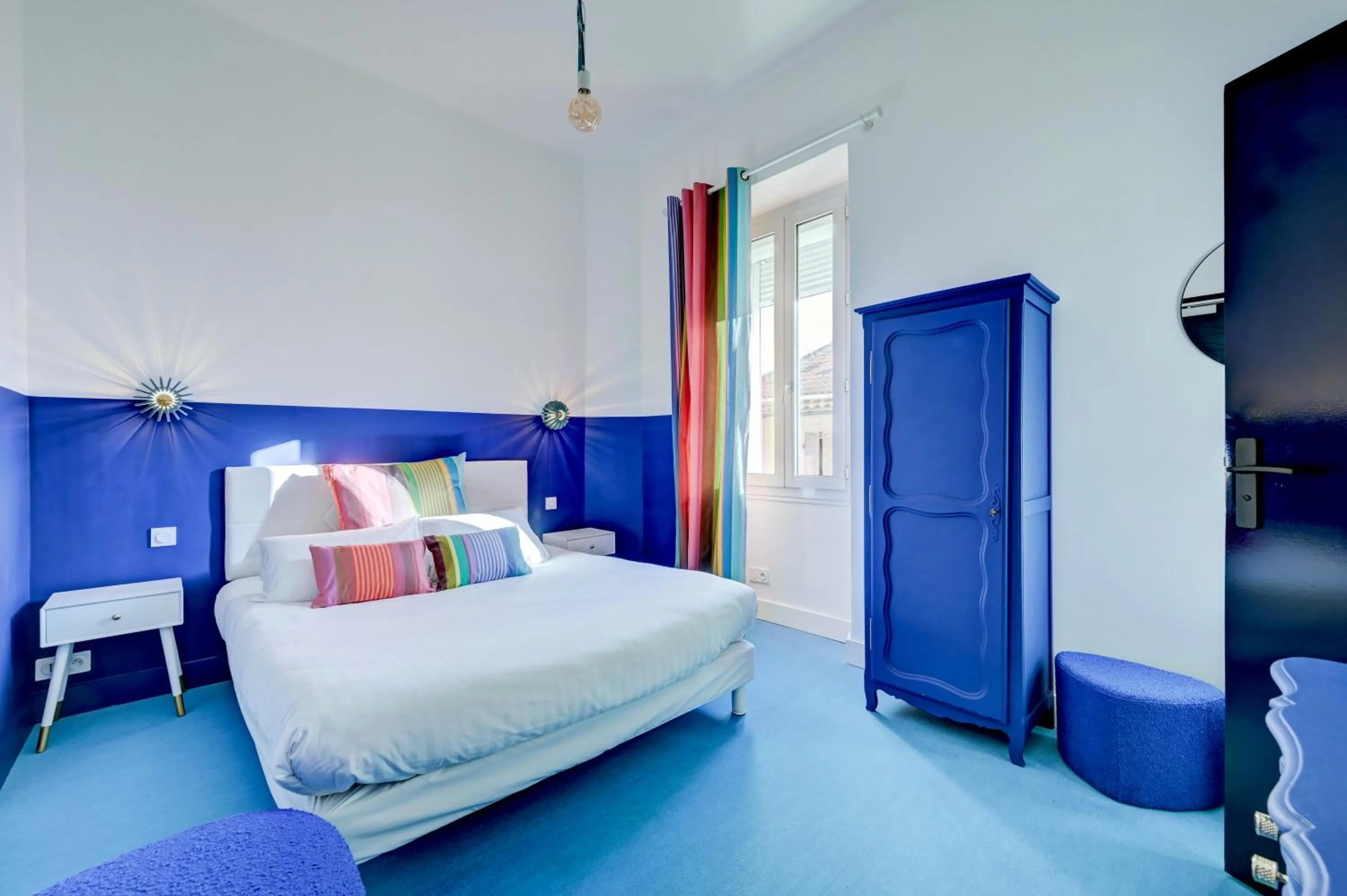 Bed in Hotel Espadon bleu