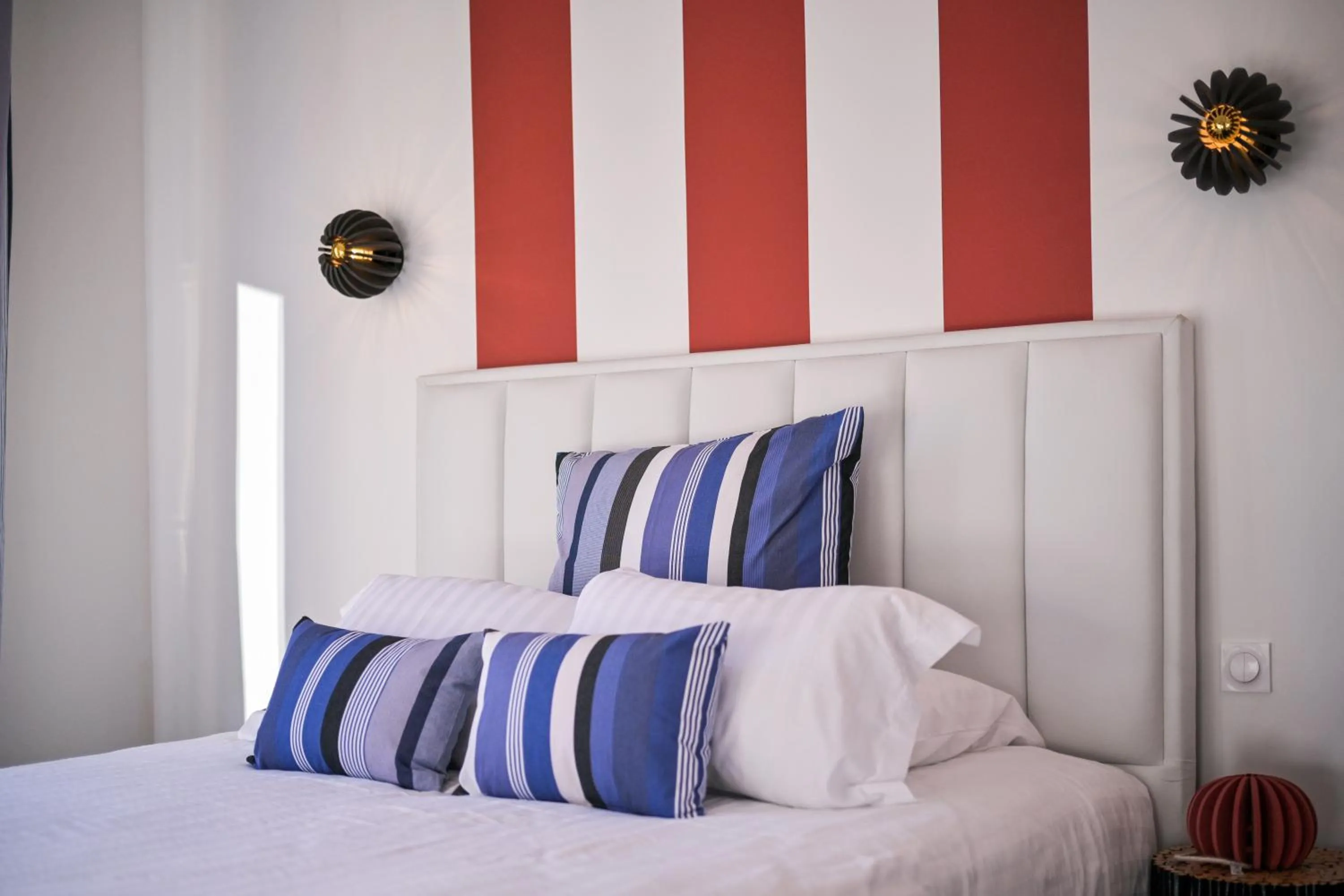 Bed in Hotel Espadon bleu