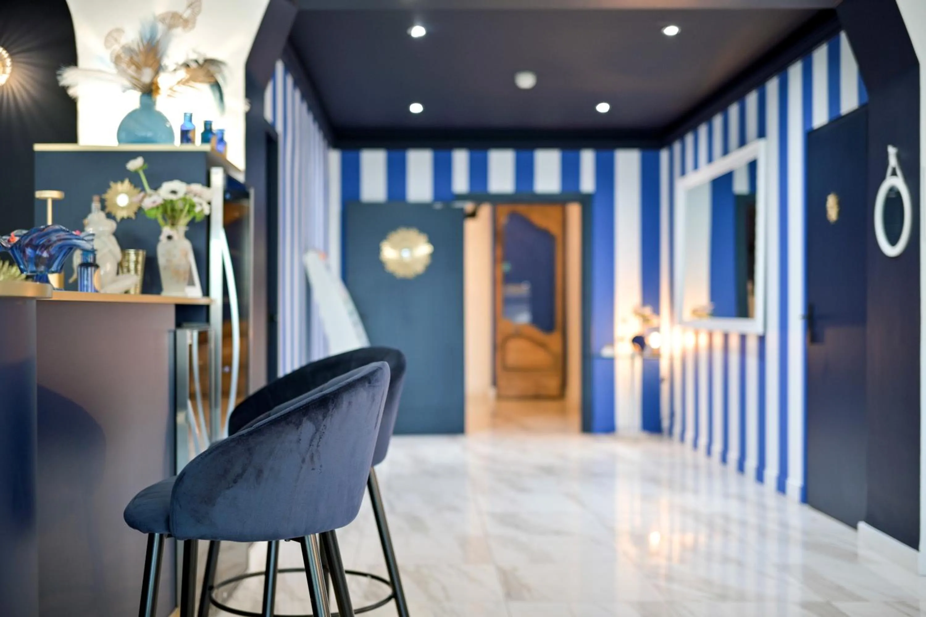 Lounge or bar in Hotel Espadon bleu