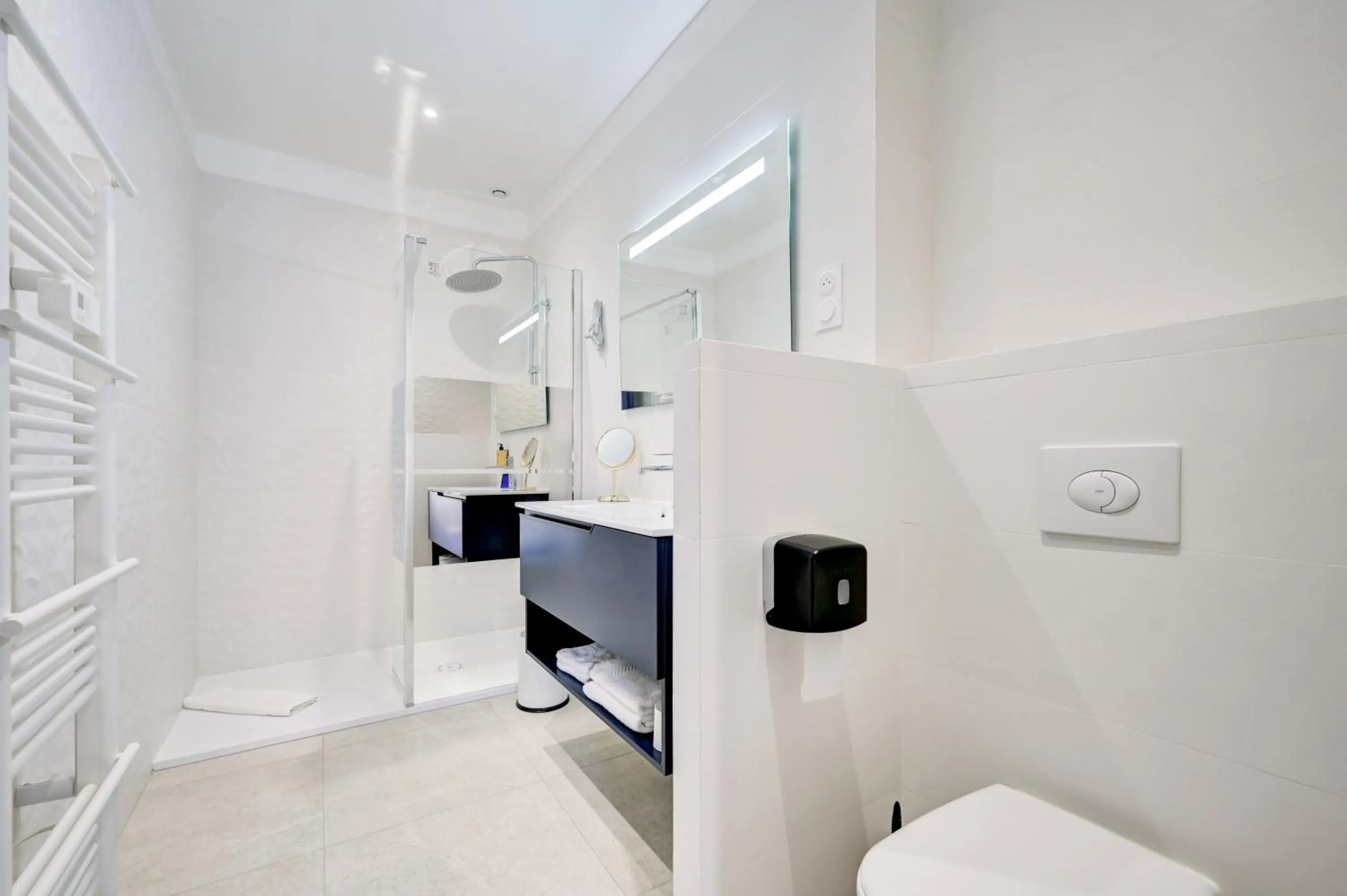 Bathroom in Hotel Espadon bleu