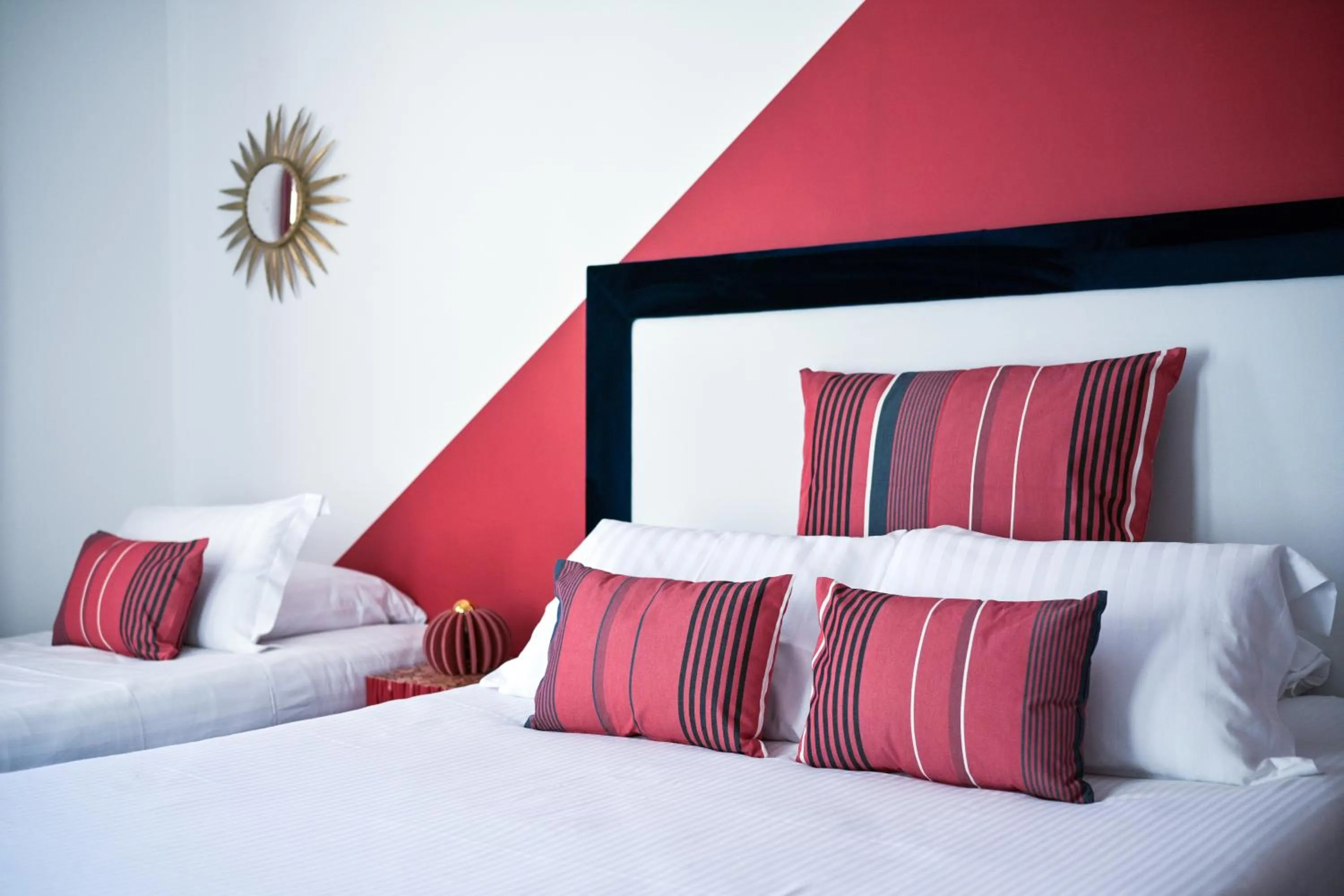 Bed in Hotel Espadon bleu