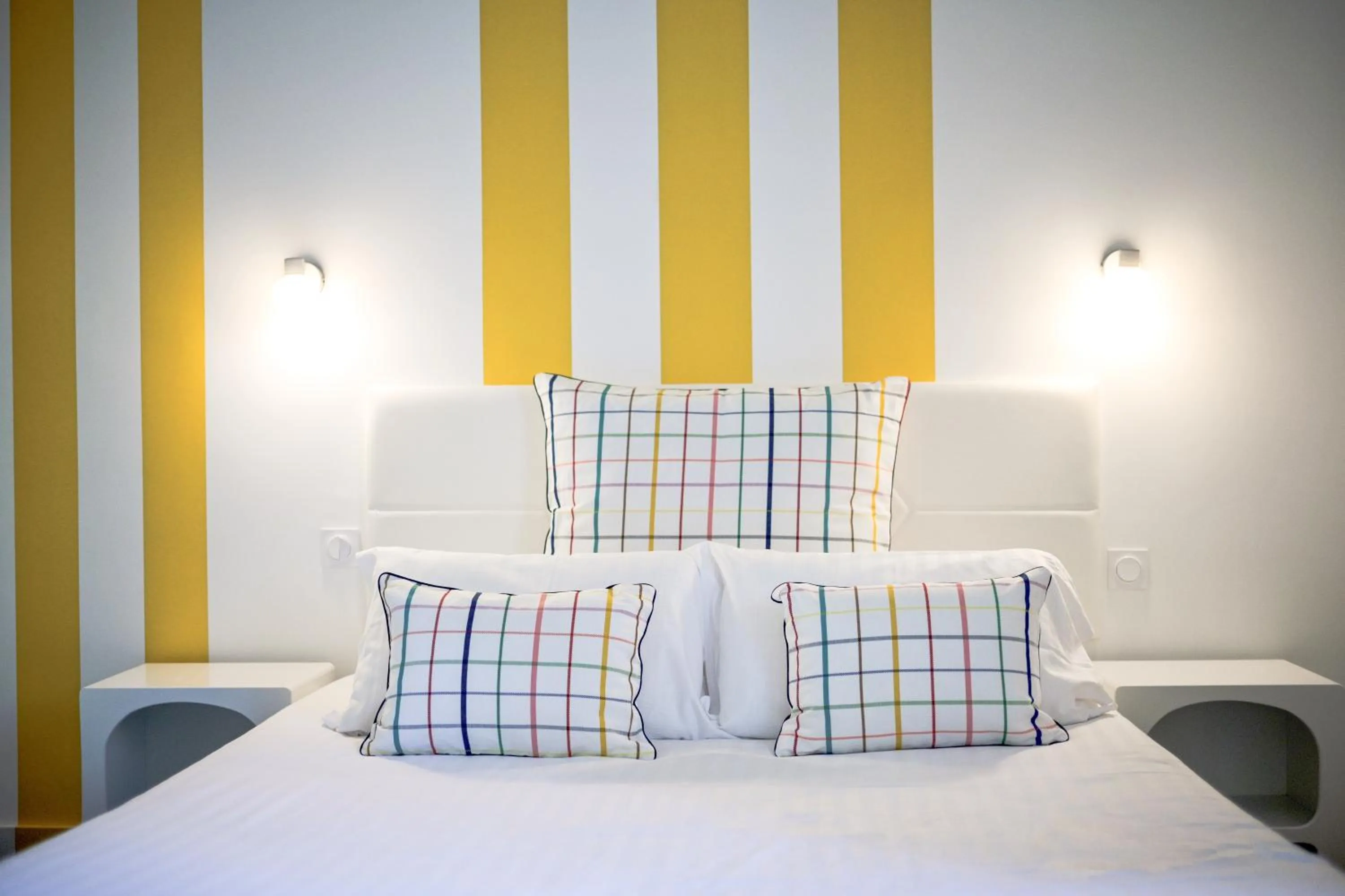 Bed in Hotel Espadon bleu
