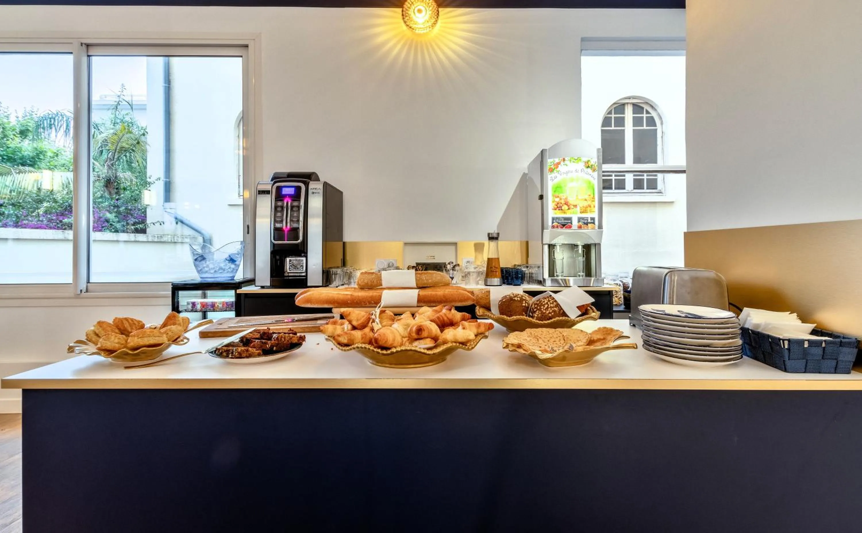 Breakfast in Hotel Espadon bleu