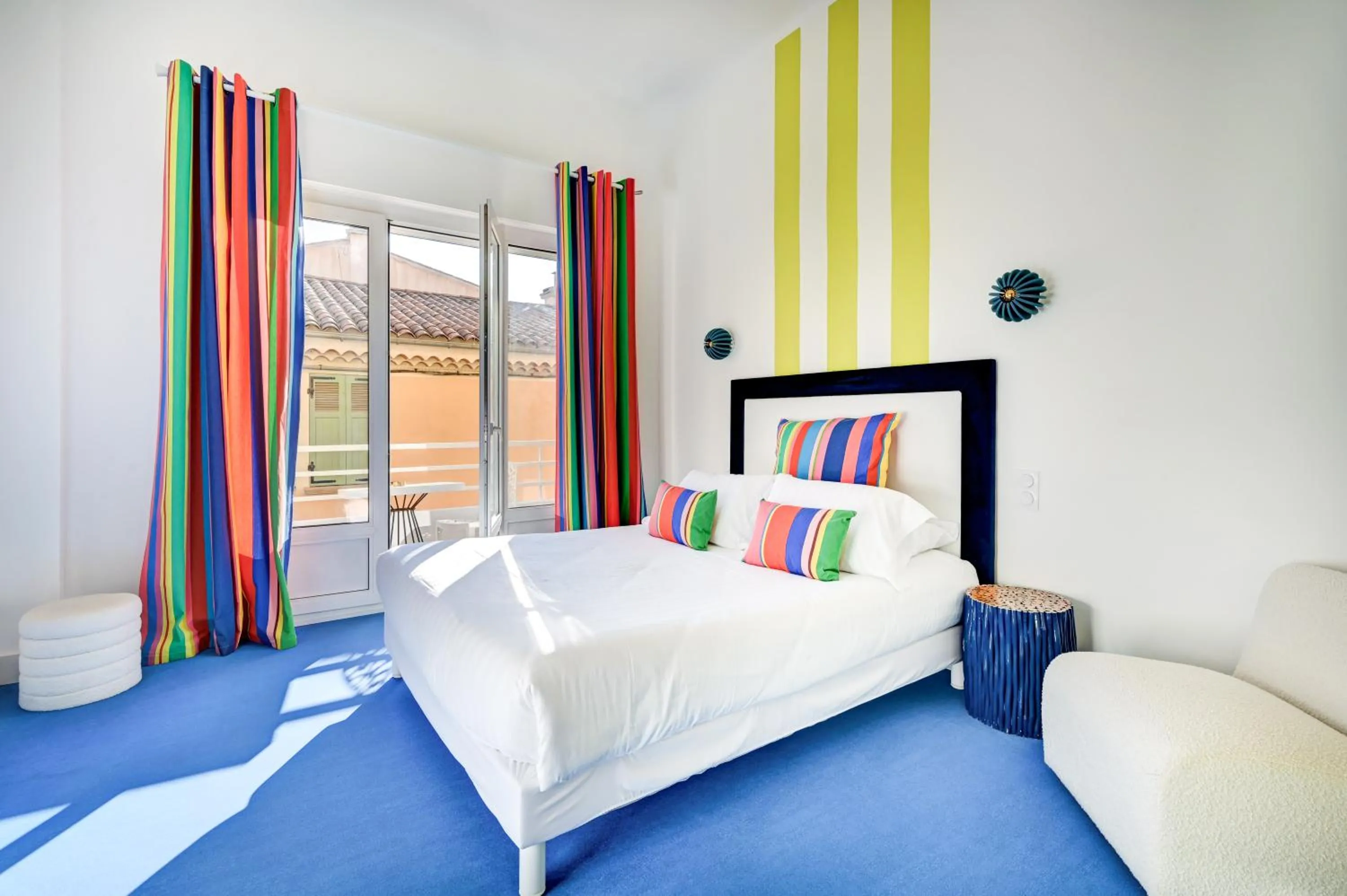 Bed in Hotel Espadon bleu