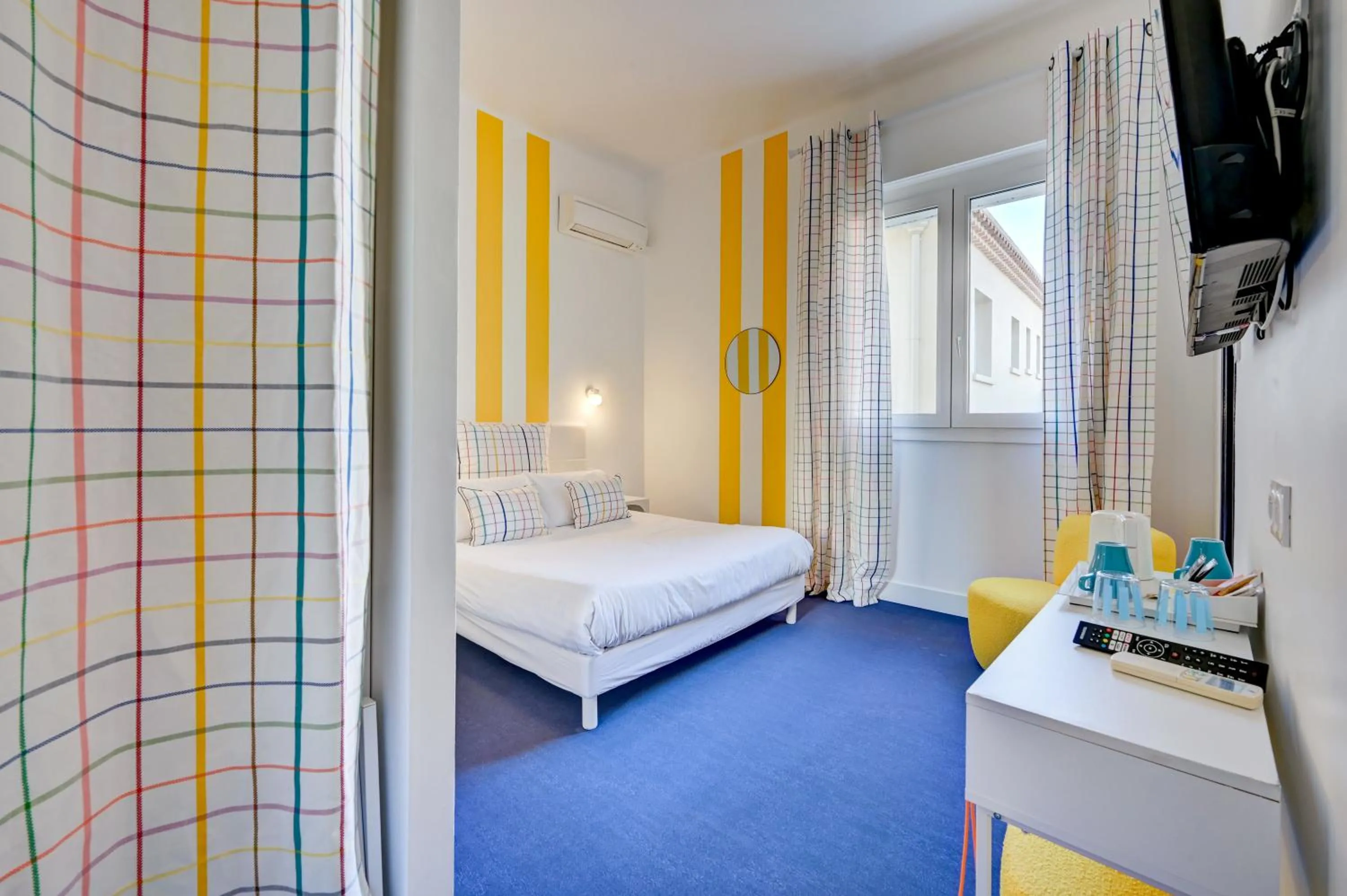 Photo of the whole room, Bed in Hotel Espadon bleu