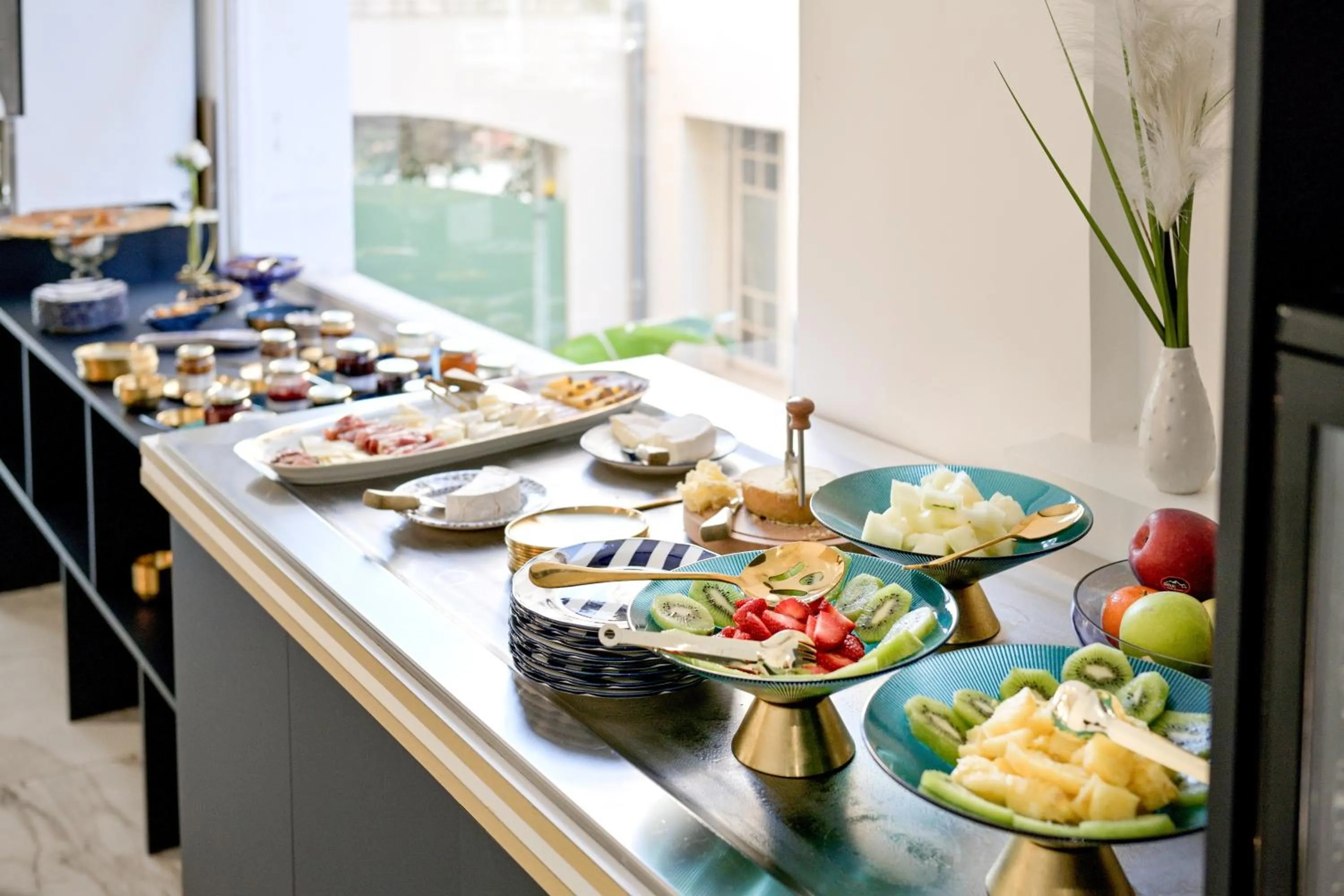 Buffet breakfast in Hotel Espadon bleu