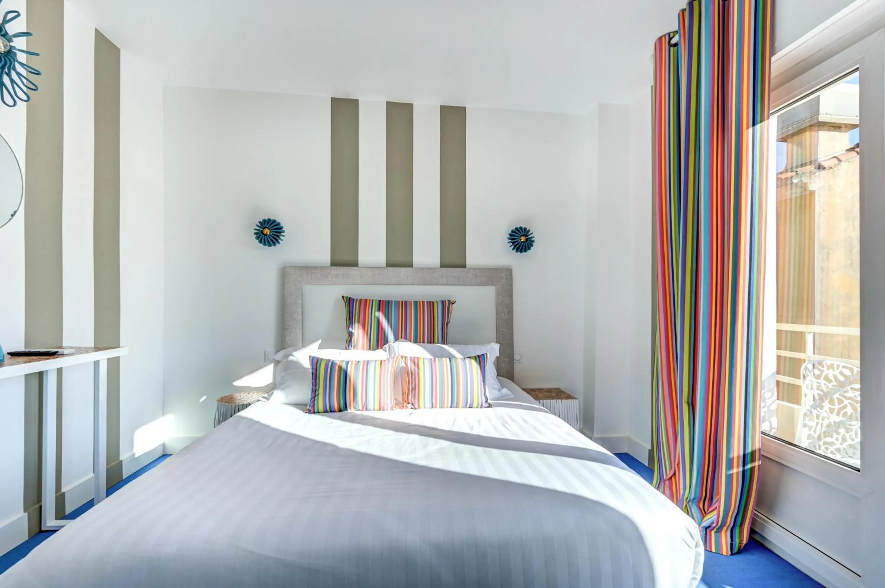 Bedroom, Bed in Hotel Espadon bleu