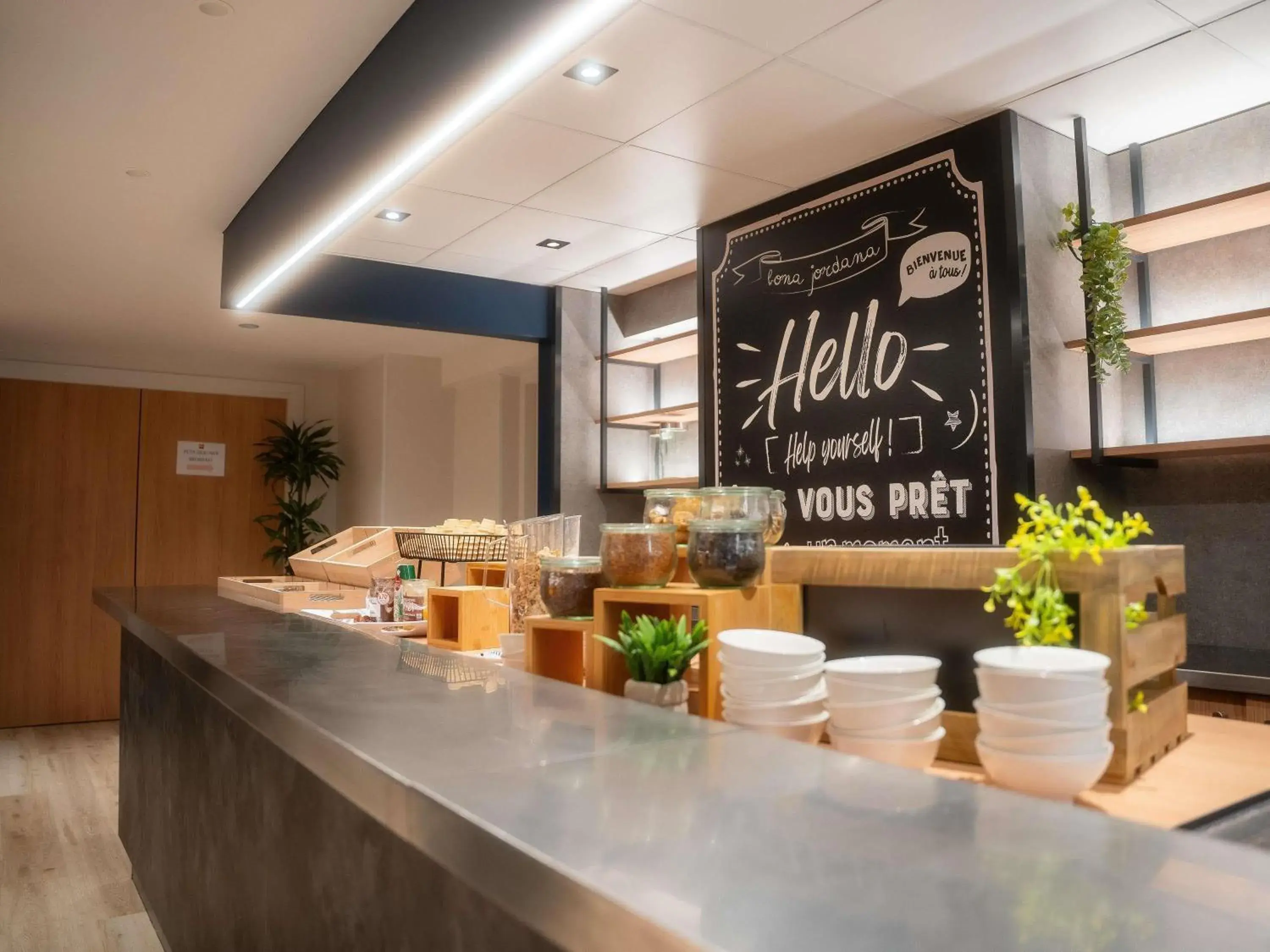 Breakfast in ibis Nice Centre Gare Breakfast in ibis Nice Centre Gare