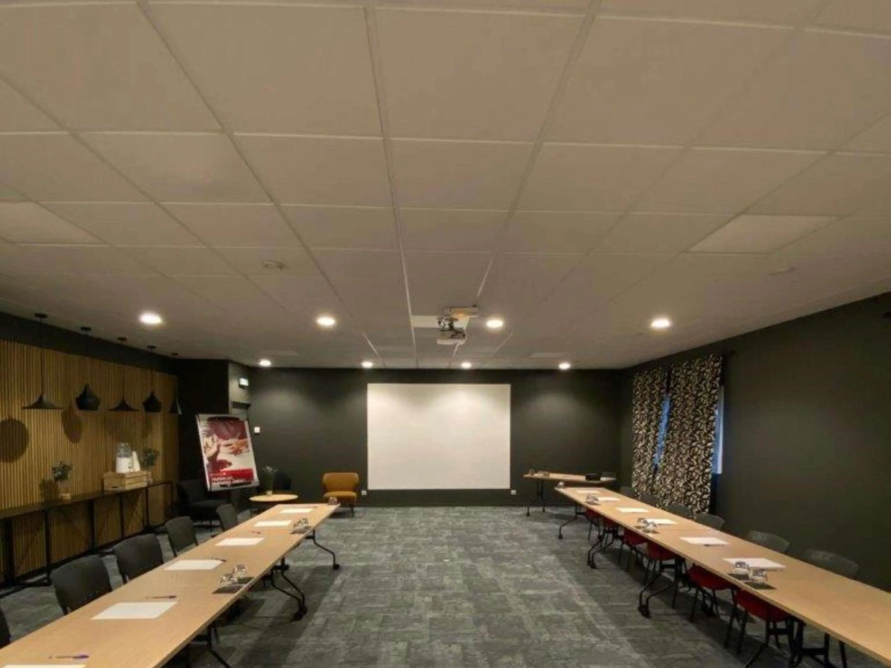 Meeting/conference room in ibis Pau Lescar