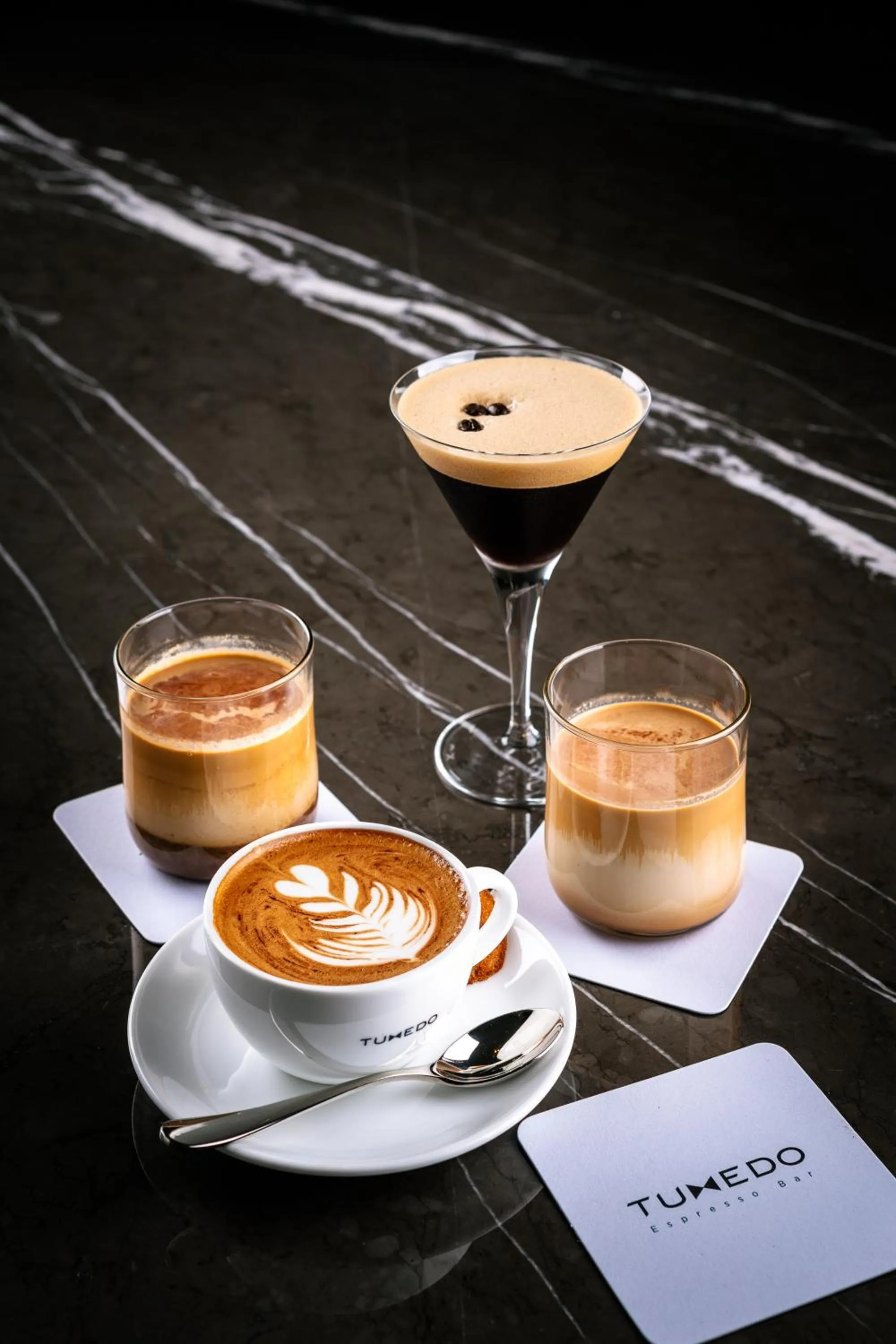 Lounge or bar in Carlton Hotel Bangkok Sukhumvit