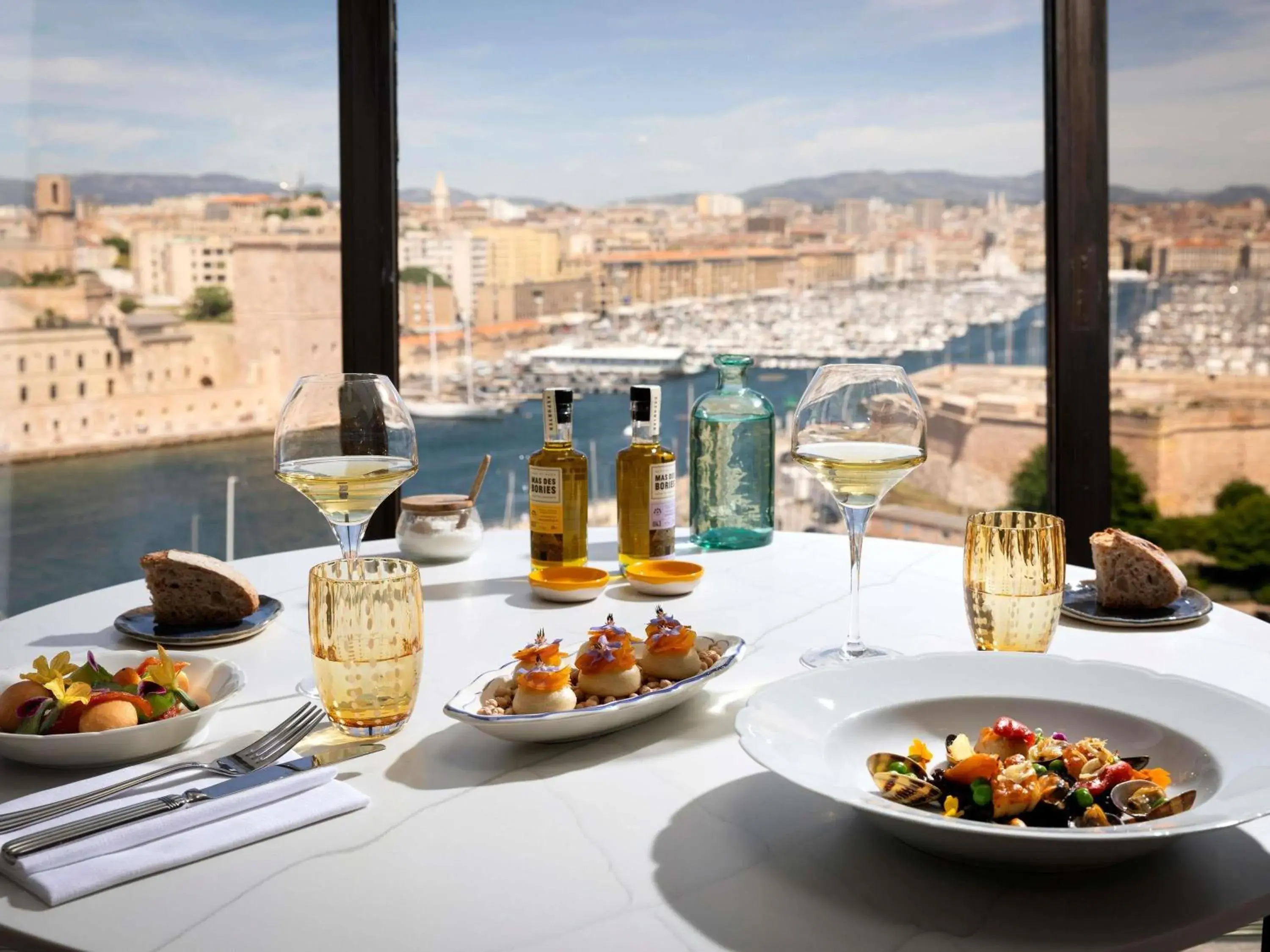 Restaurant/places to eat in Sofitel Marseille Vieux-Port Restaurant/places to eat in Sofitel Marseille Vieux-Port