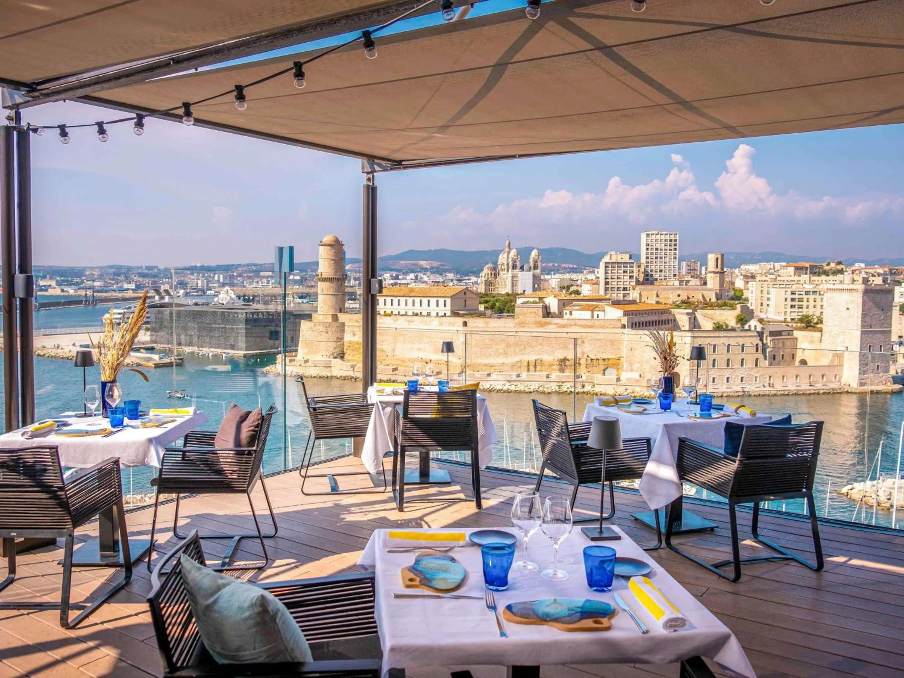 Restaurant/places to eat in Sofitel Marseille Vieux-Port