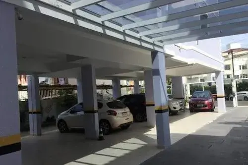 Property building in Kasato Maru Residence Property building in Kasato Maru Residence