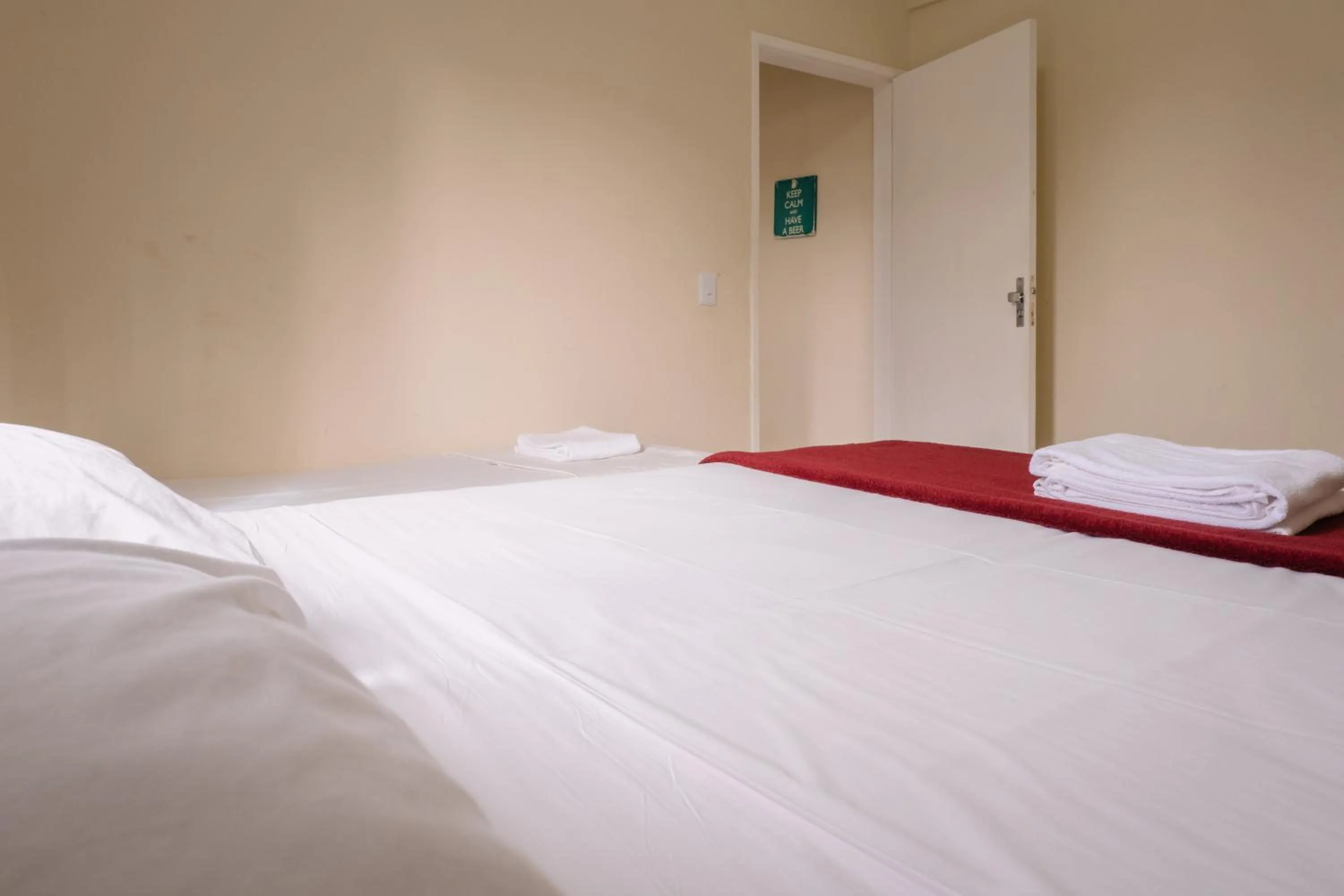 Bed in HANNA Amsterdam Hotel & Eventos